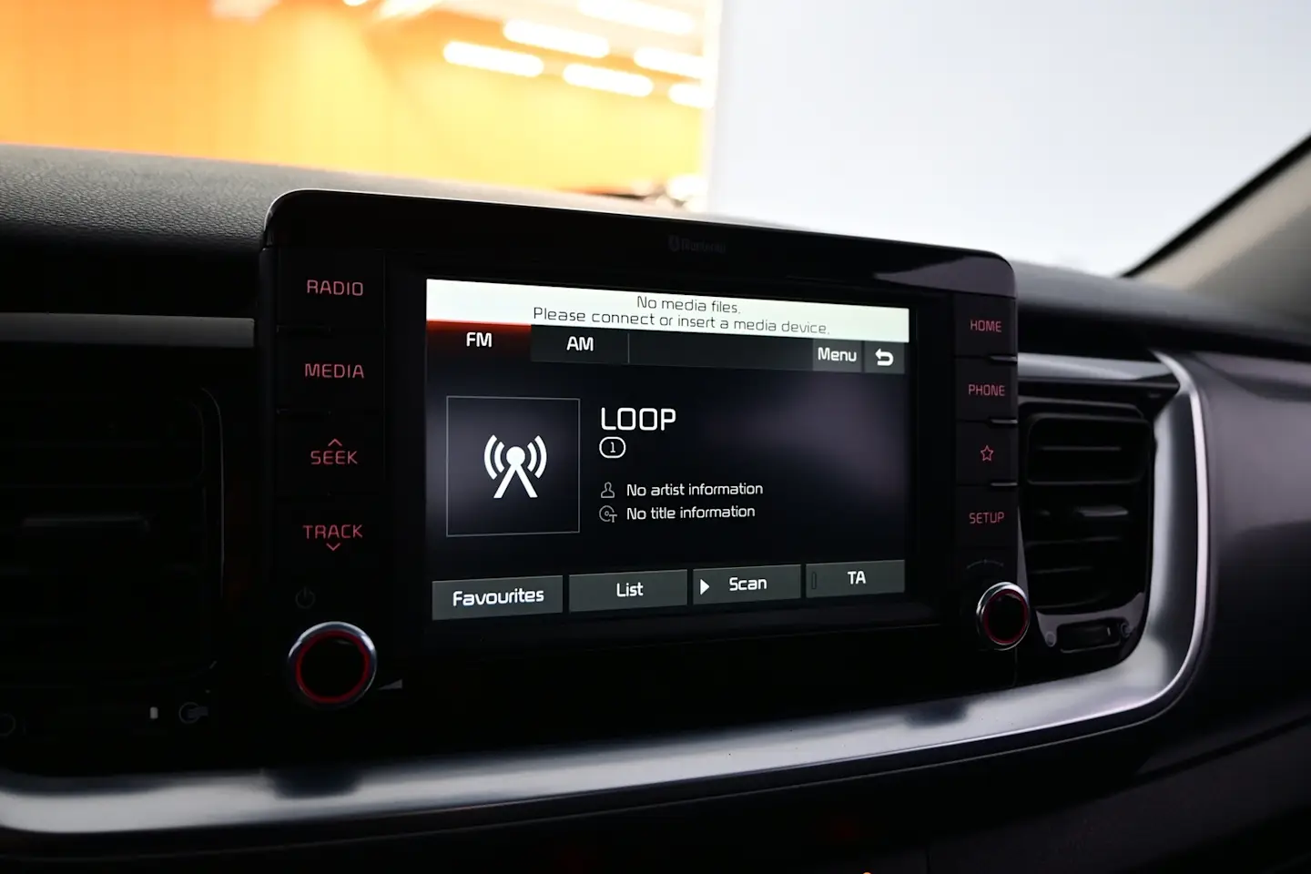 Car Image - 4N84dvMT6VJ7xVscGvd3bI