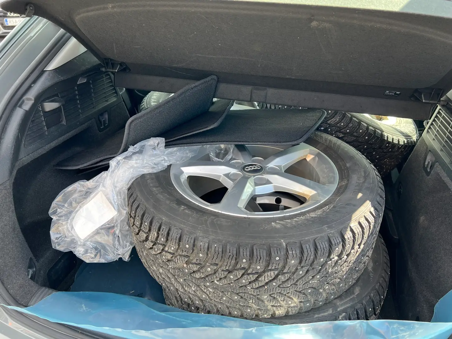 Car Image - 76ApKC0SgcQ5KjNfXh3Wbo