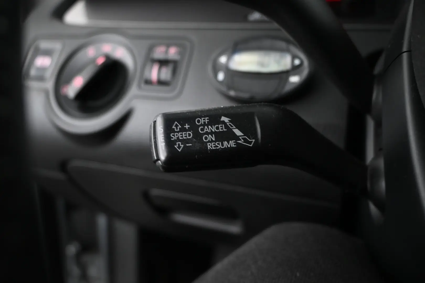 Car Image - yvekOTwZHCWzkVJs0PqxD