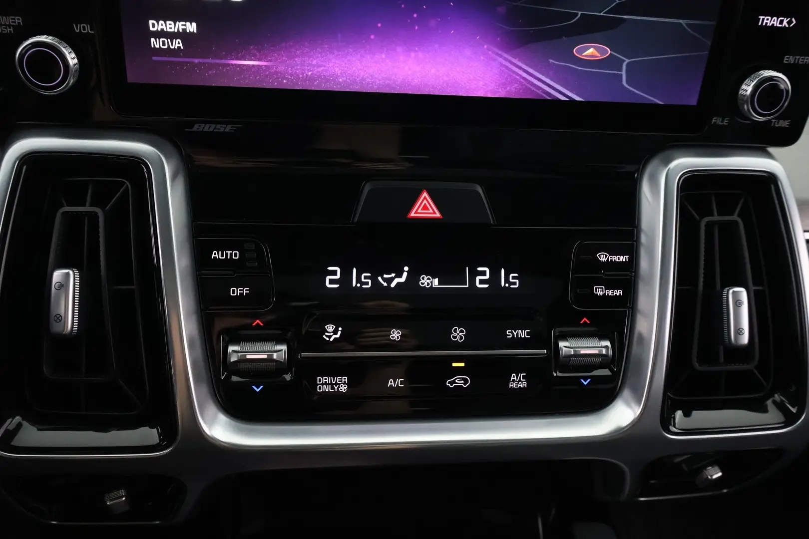 Car Image - 1Oh8HDA9EIpJNoNBcOuSWT
