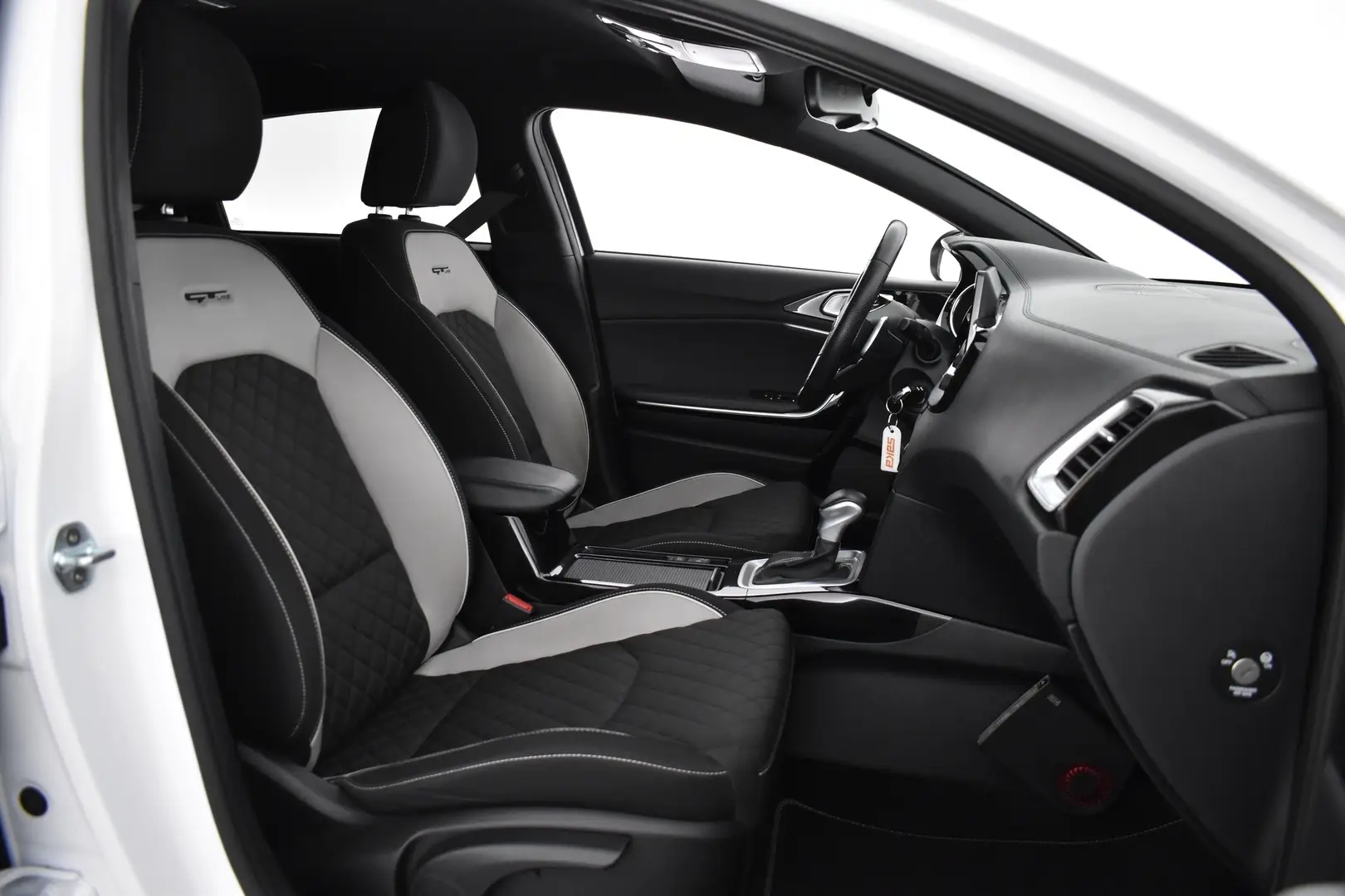 Car Image - 1NjVddsVdvfwiN3dbEWztP