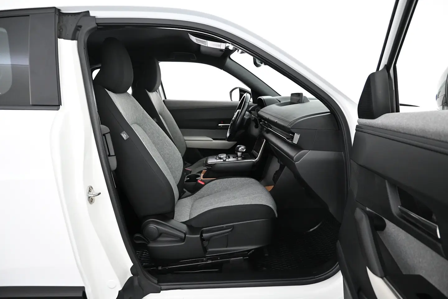 Car Image - 1RW75UdOe4BQ5CPnwyawFp