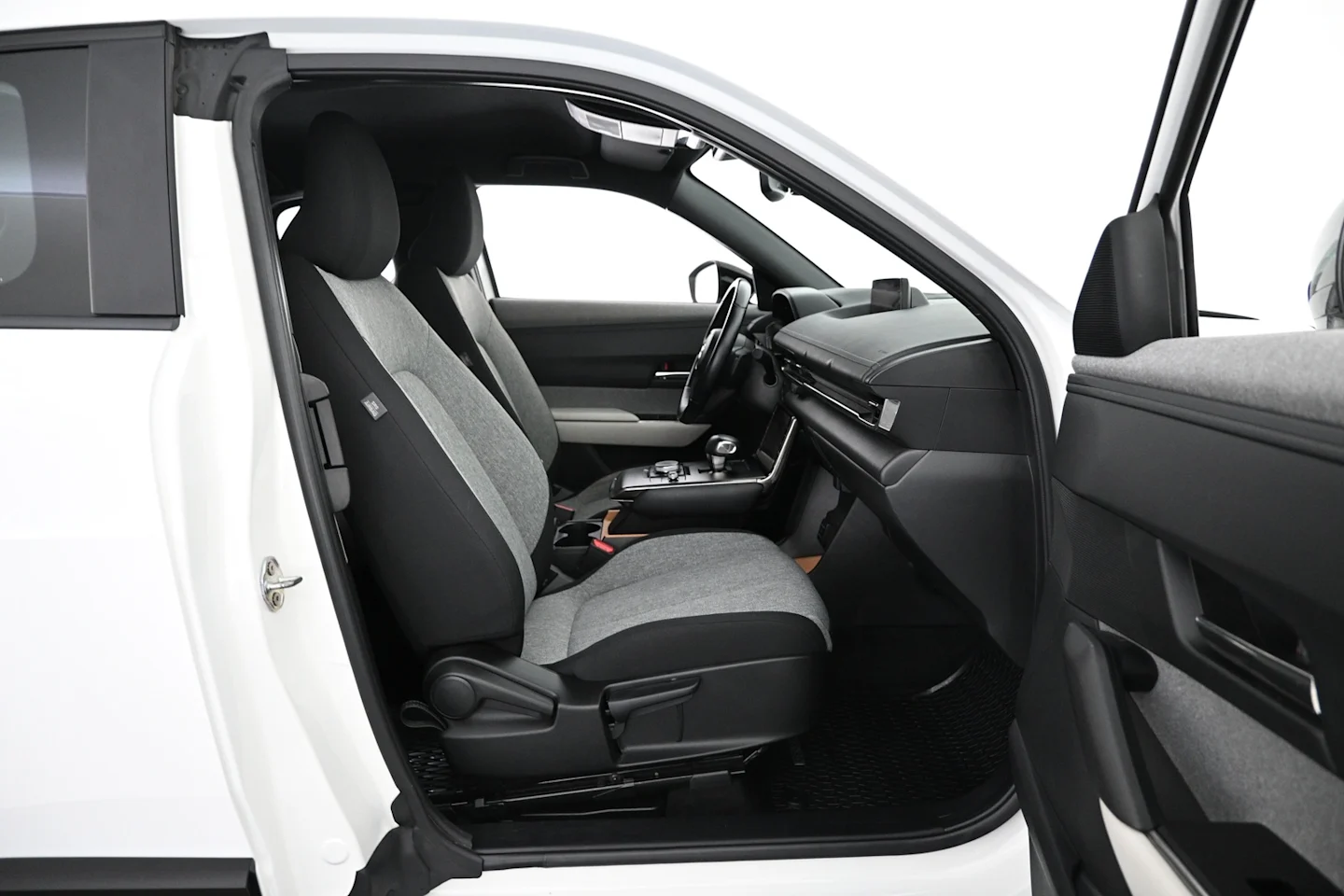 Car Image - 1RW75UdOe4BQ5CPnwyawFp