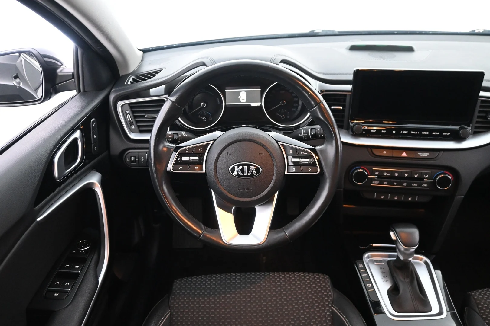 Car Image - 3hv1tO3MxUXzs8tGpabA73
