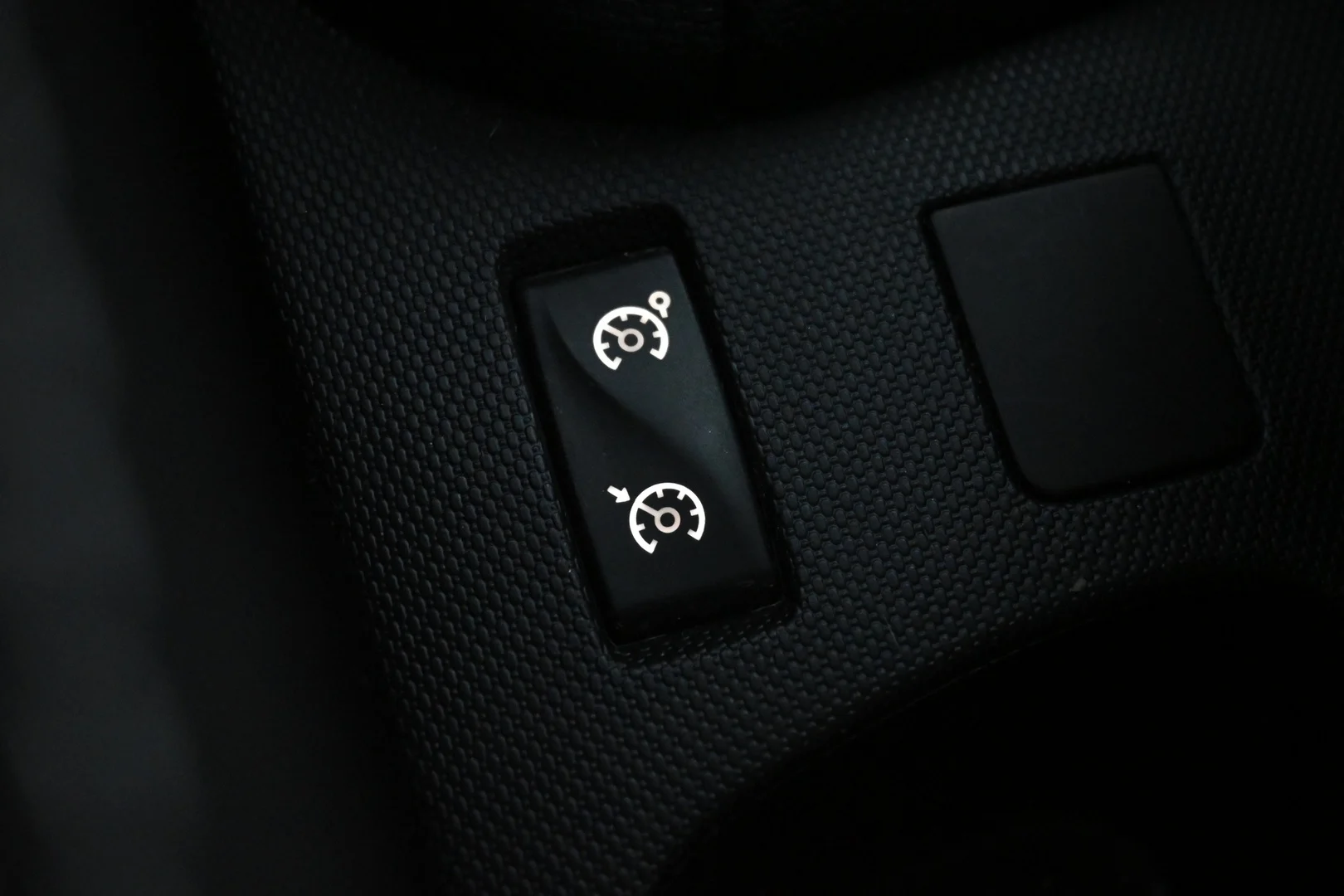 Car Image - 329kYn9MKd25m6SXagusnl