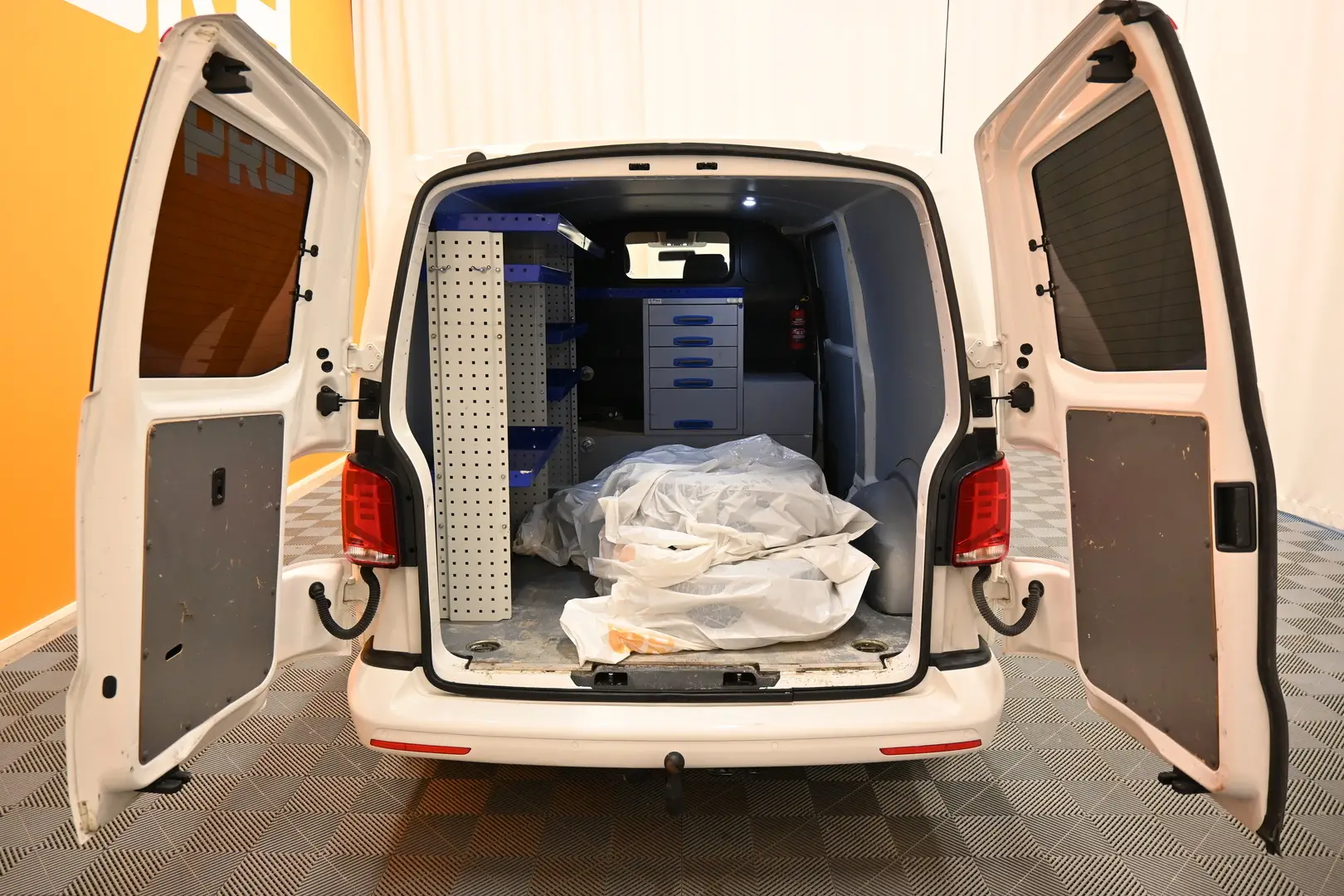 Car Image - 7rH6qXUgBX1ot3dBGddelZ