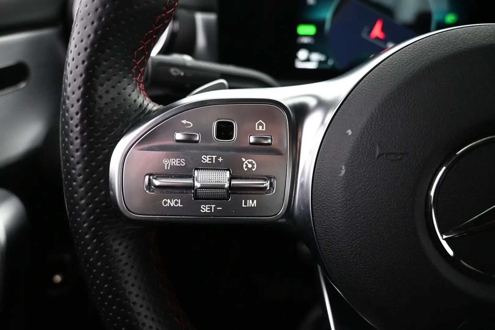 Car Image - 2YMbM2MQFOEgE2jTcjUrj