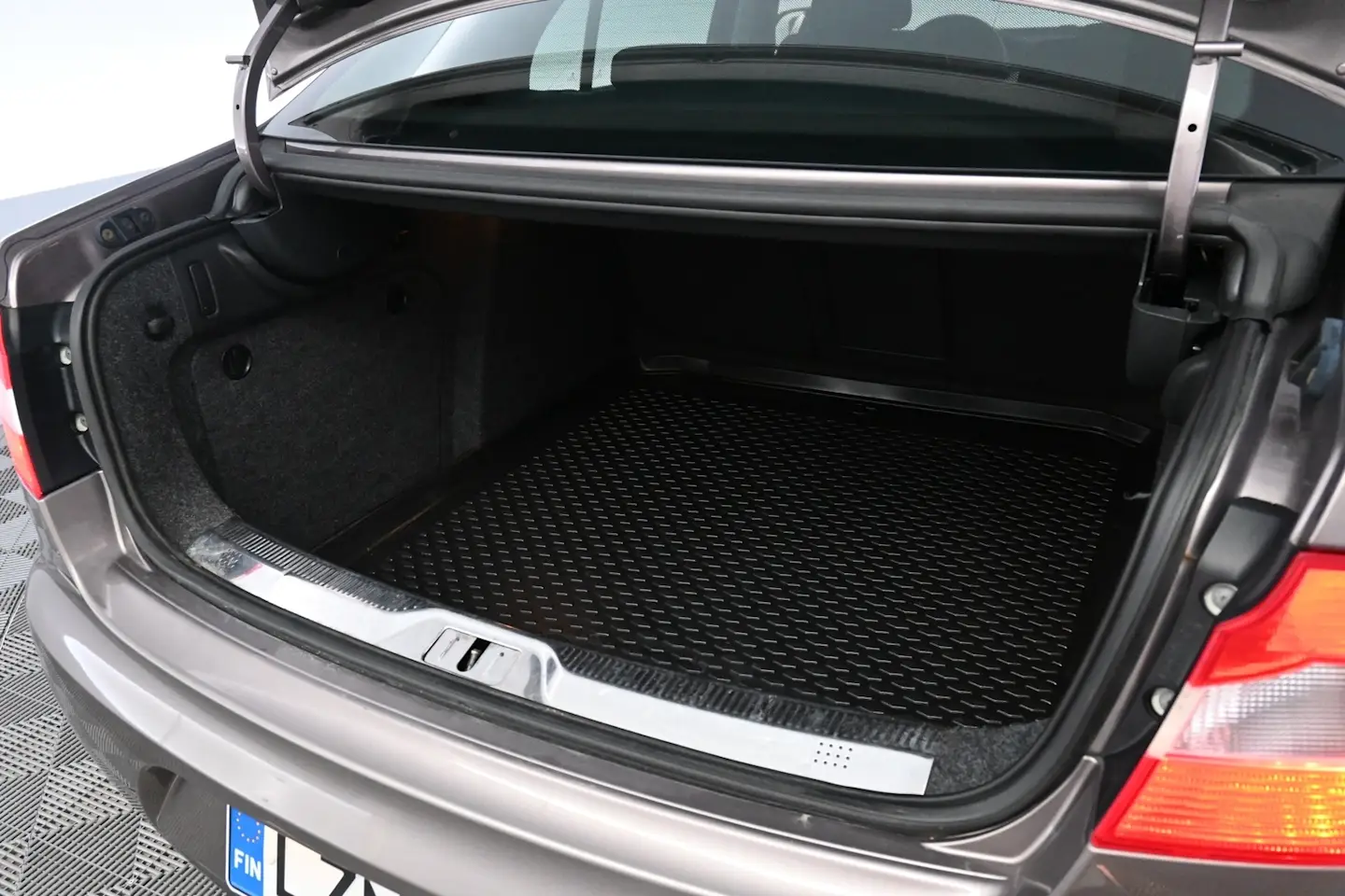Car Image - 10D70mLS8qKi1WaRy1aI5M