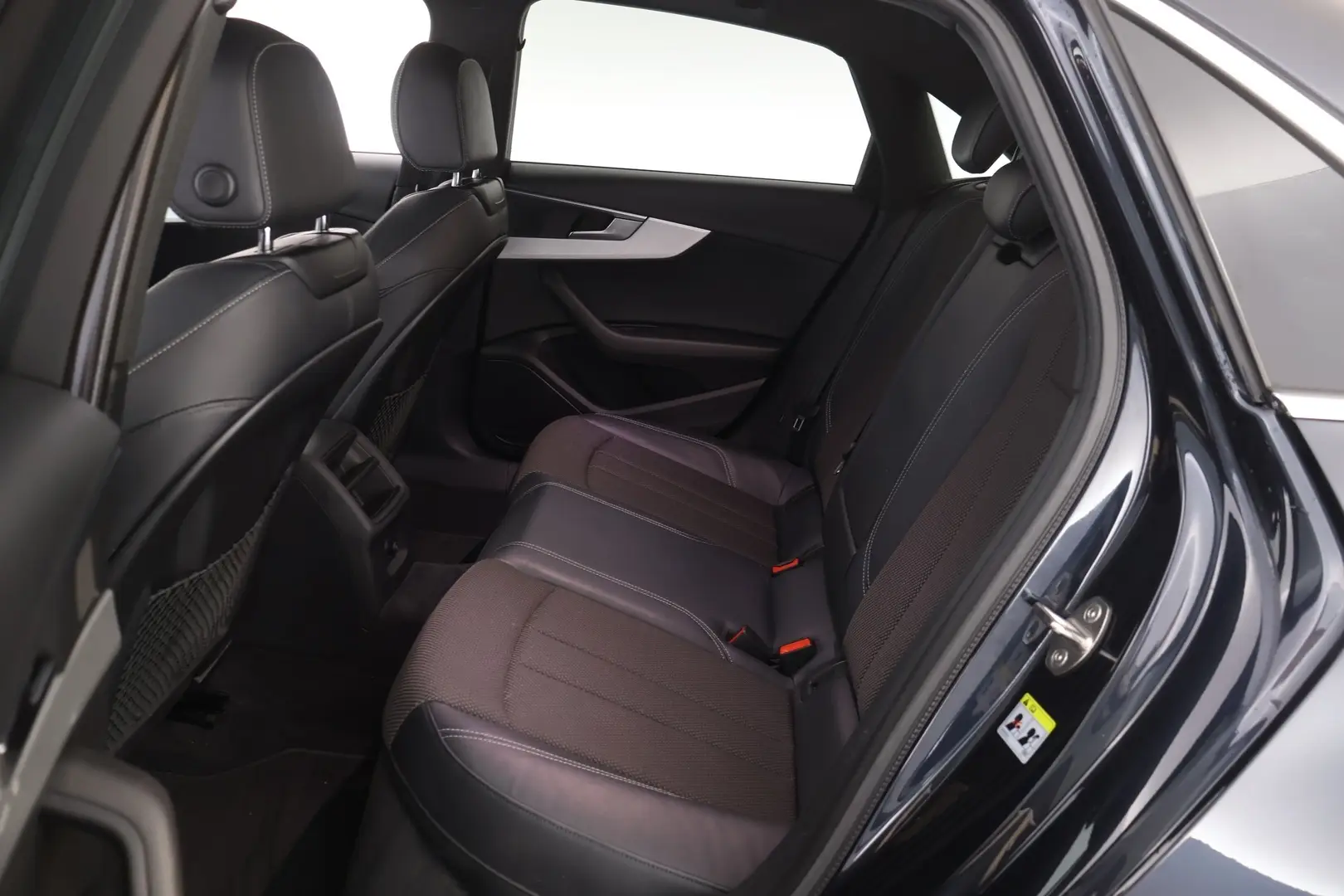 Car Image - 30ww6dfrPnKHOVl7iO23ed
