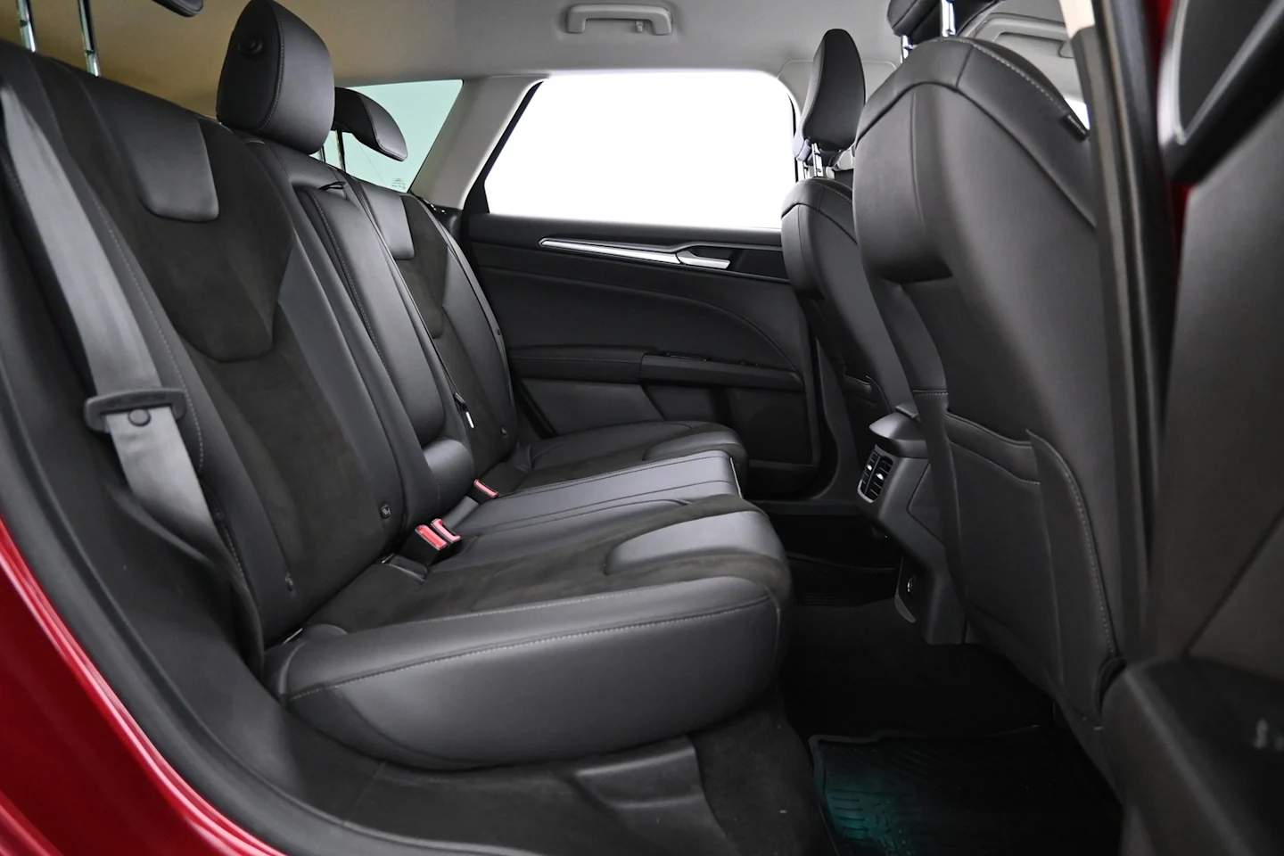 Car Image - 1uRwjAHyKjulF2GY7fdbi7