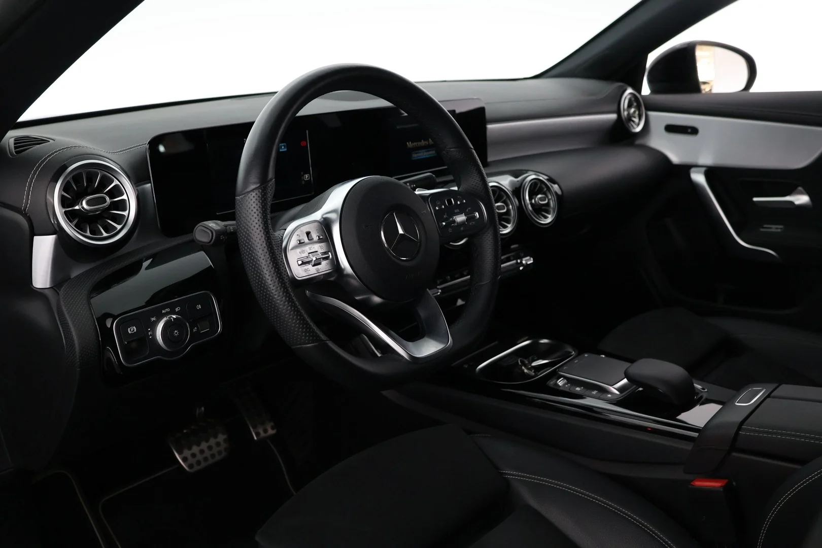 Car Image - 7vDdaeBgGQNoU0sIeI7sam