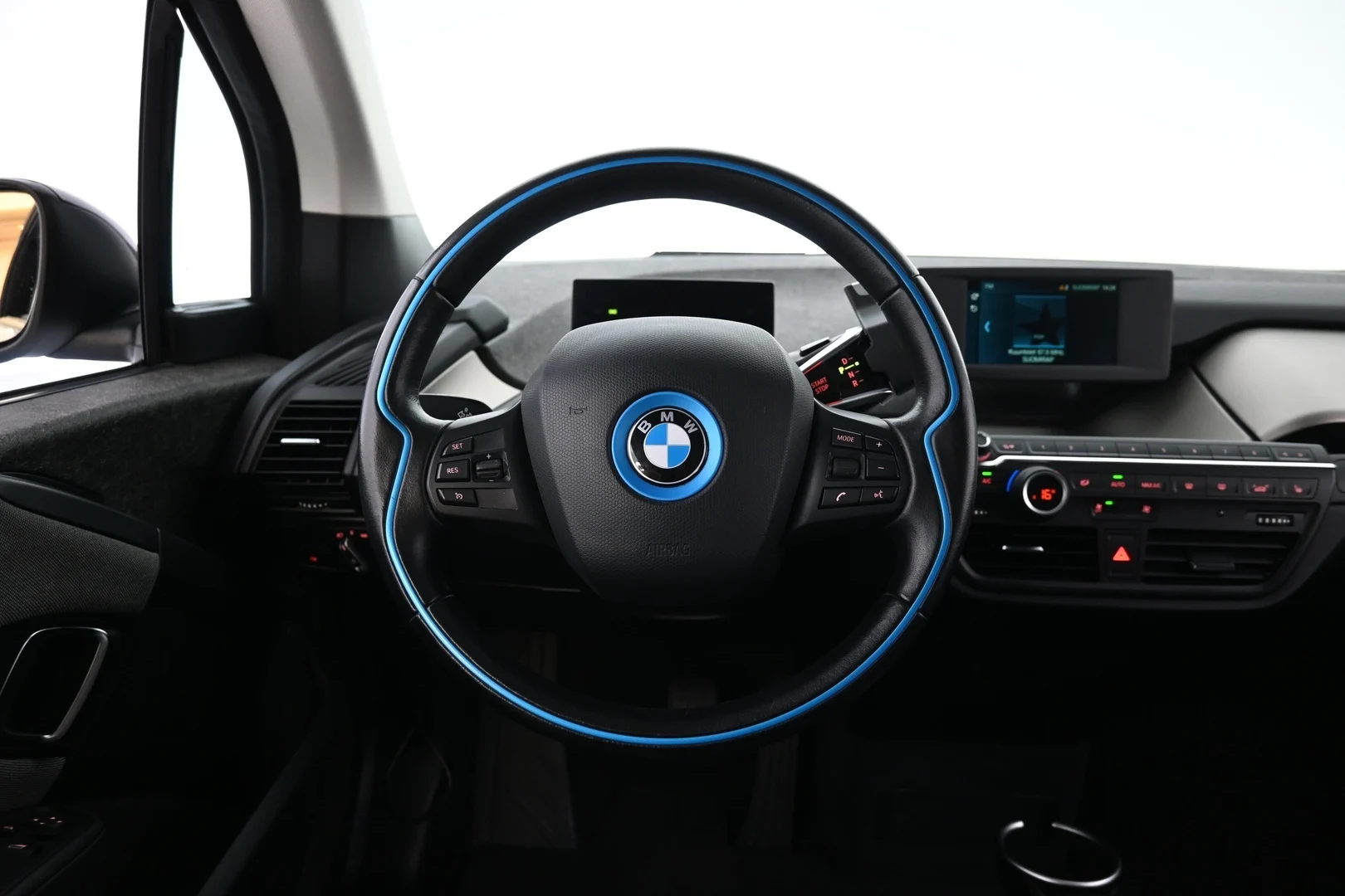 Car Image - 5L3v7BHfTmtuP4HUtwt2Pk