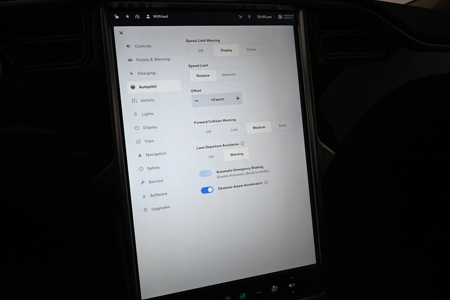 Car Image - 7KlrH1ZIuLLxiwgLjFzlri