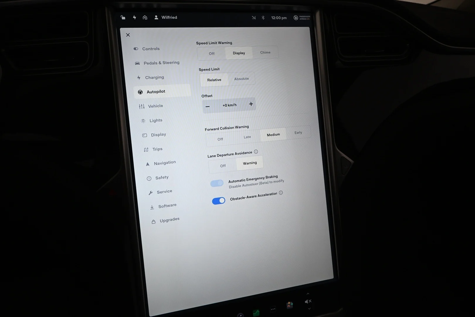 Car Image - 7KlrH1ZIuLLxiwgLjFzlri