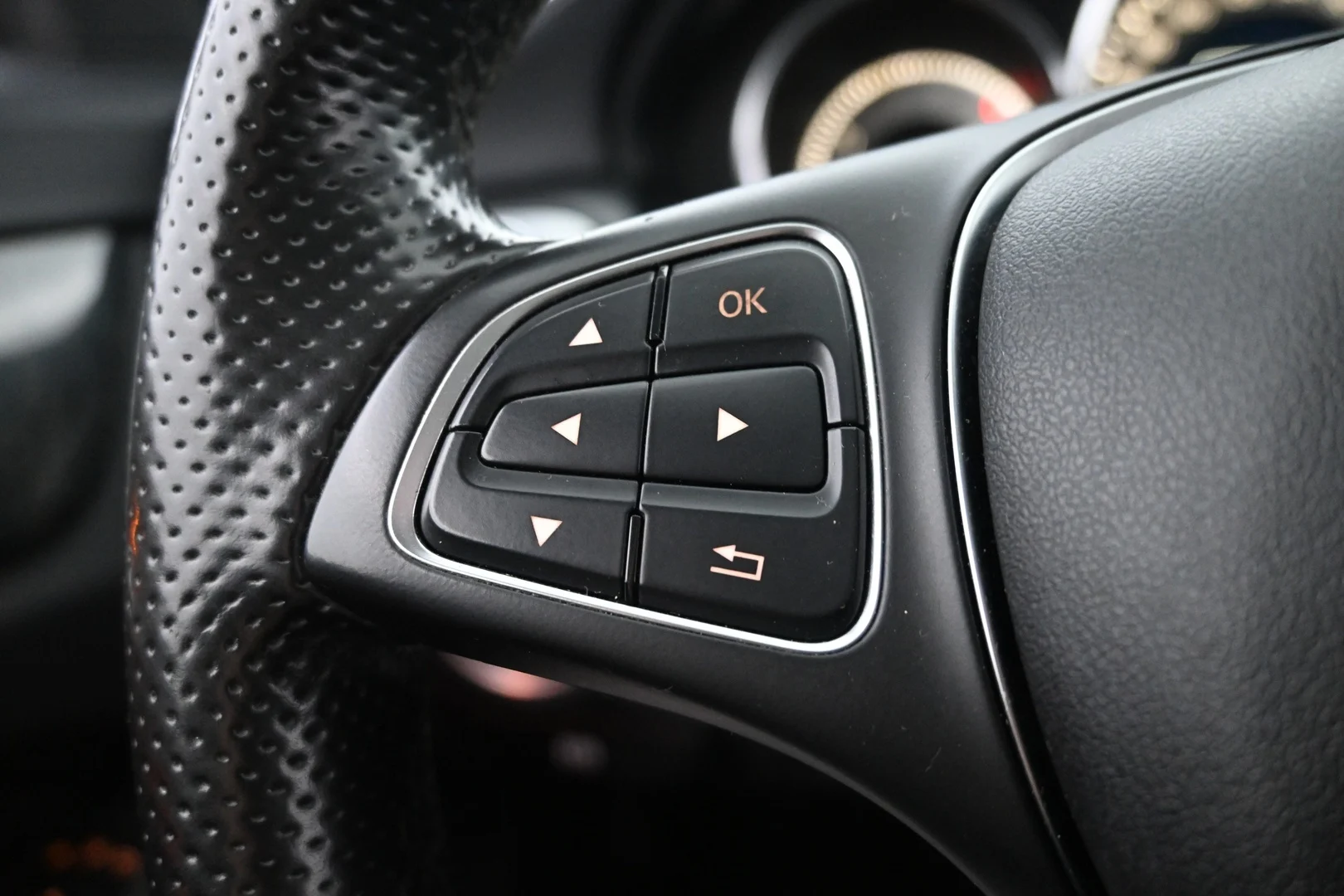 Car Image - 6DSDSpNN2xXRaA7FnMfU4M