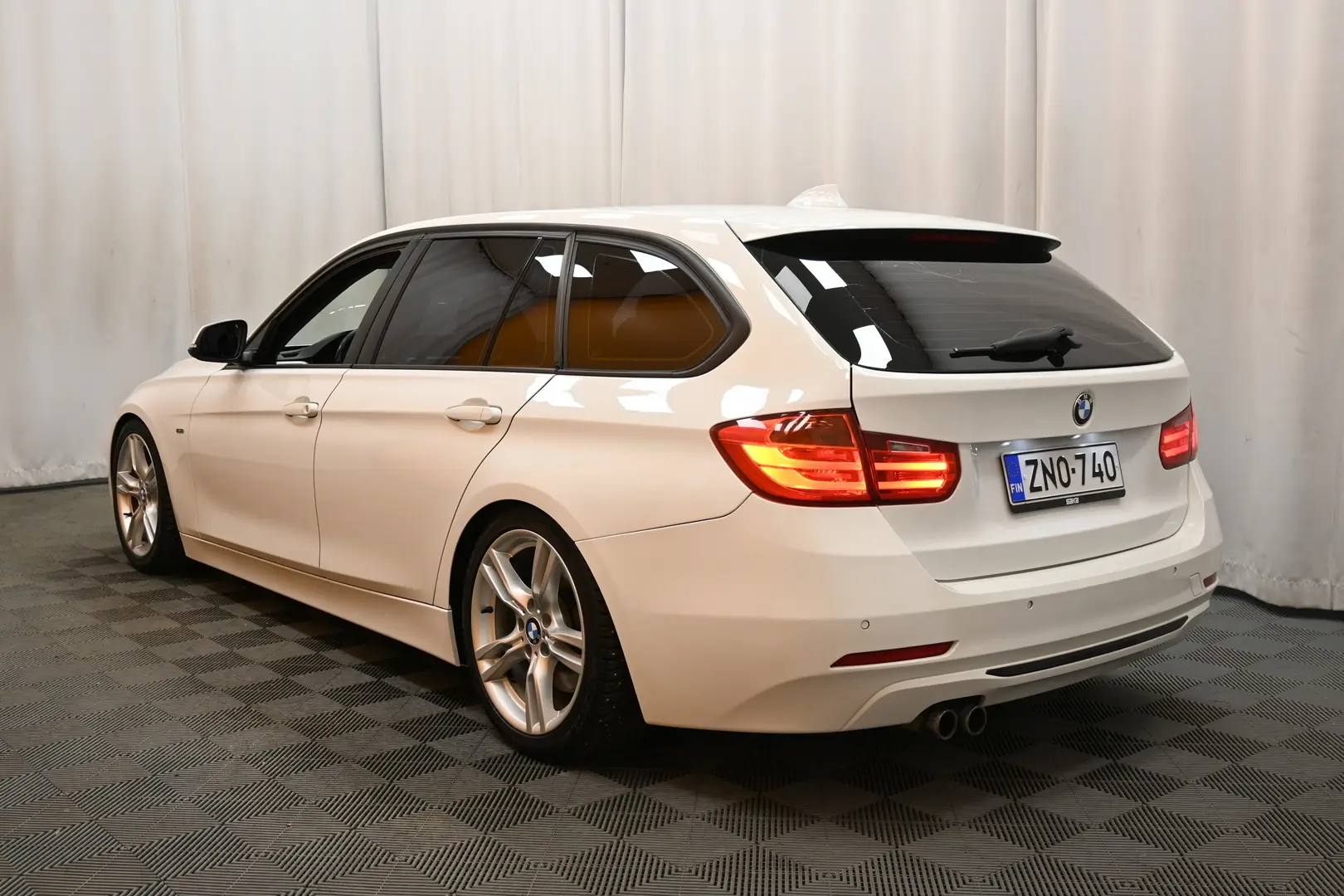 Car Image - 5YoOReVSFnvYy1ib3KXYht