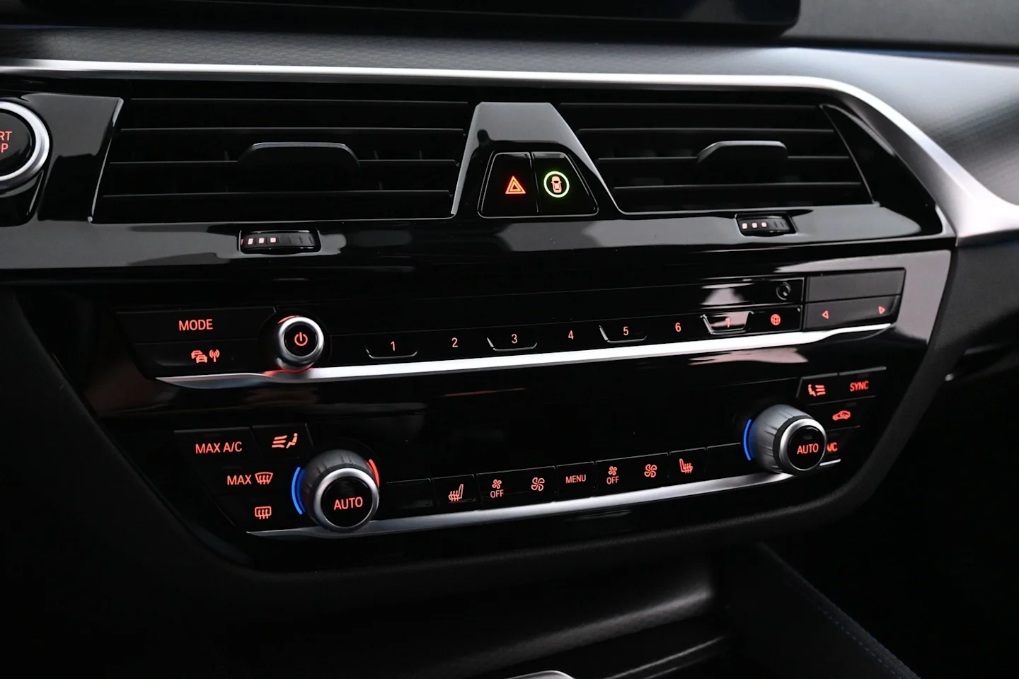 Car Image - 2o1gCc1g2a1InX1EMw4ngK