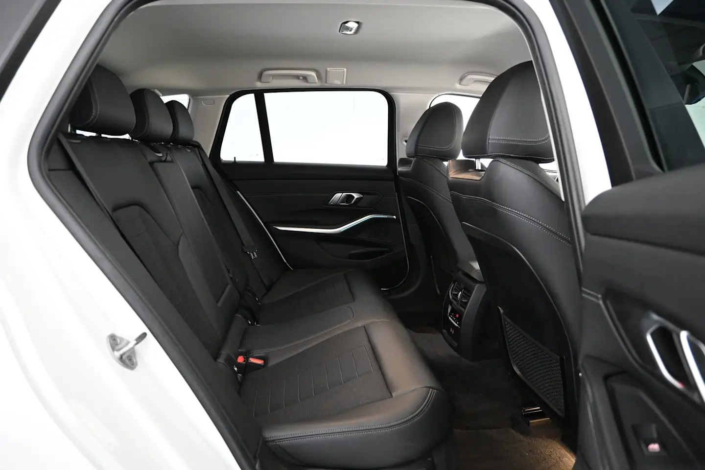 Car Image - Hjj1b91du9mJJWRv5XFeo