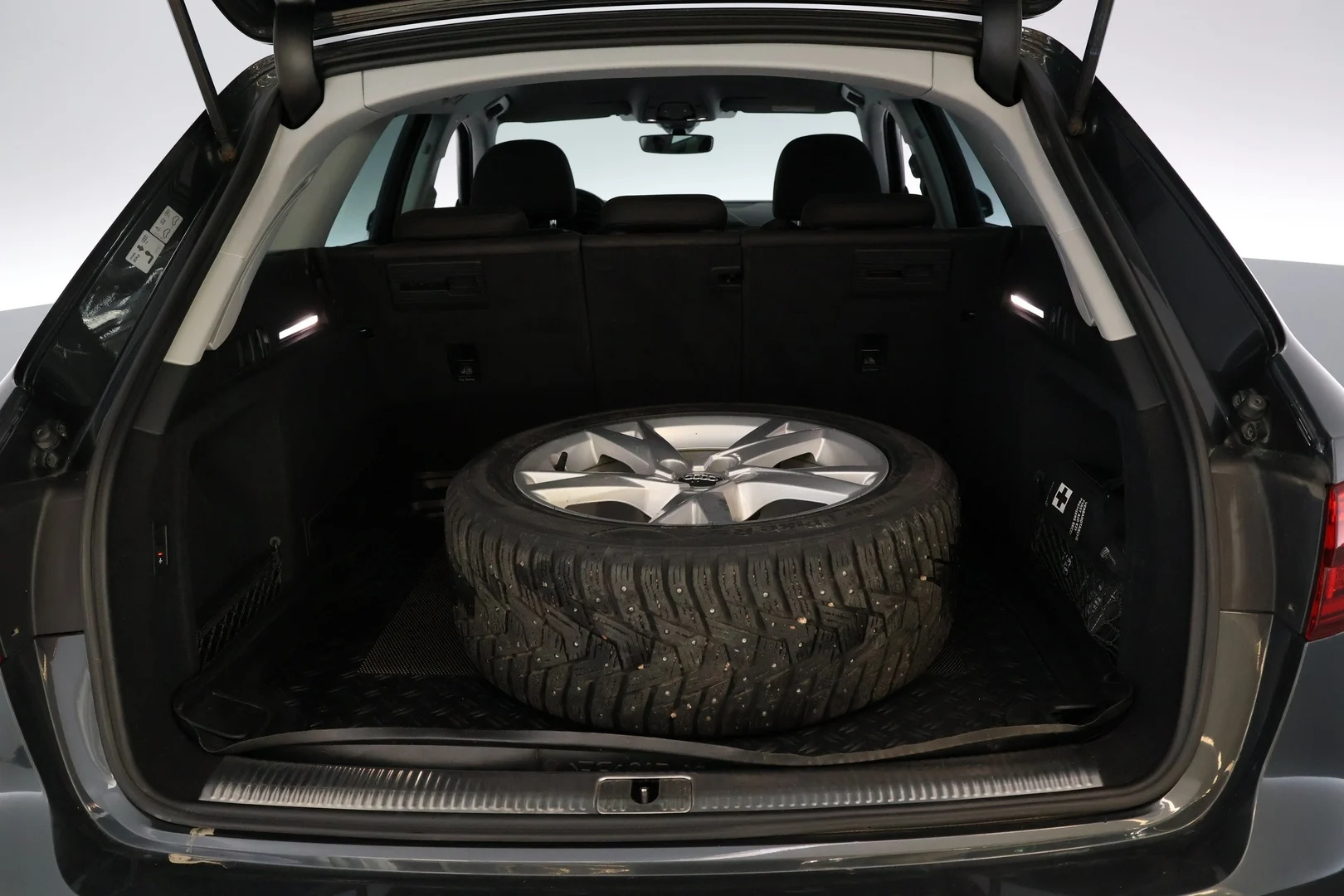 Car Image - 7FfGMITl1e5G8HbzKXzMoQ