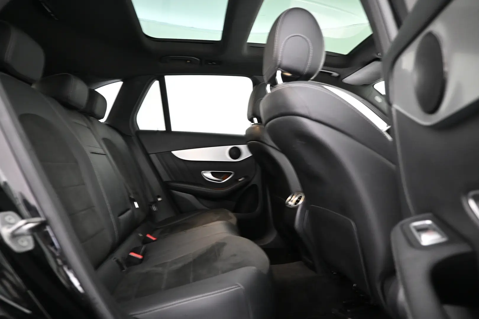 Car Image - cl2Icri9YlUb72I7zpfOd