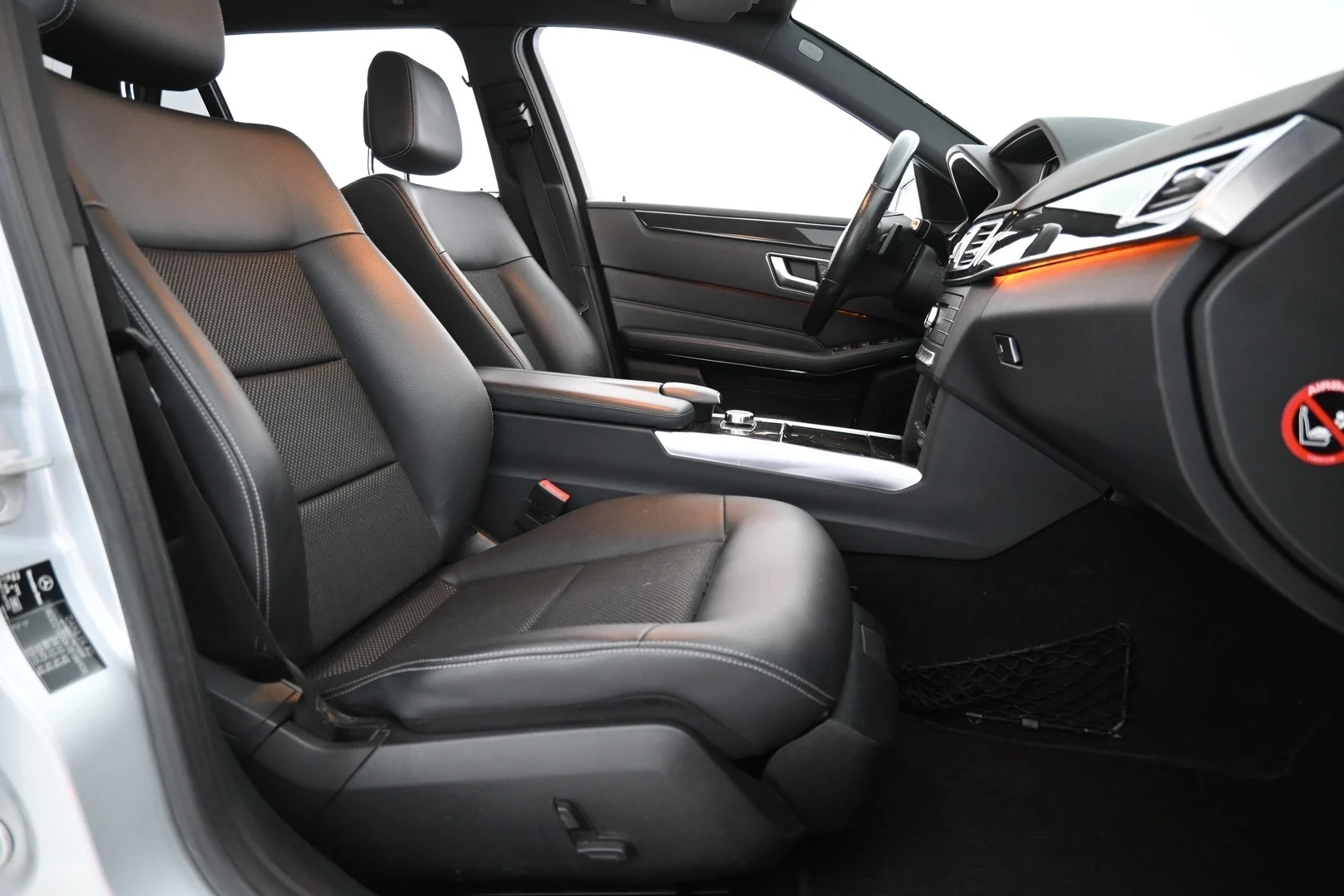 Car Image - 4c2tDA5UR5fNpB7rXiVJtK