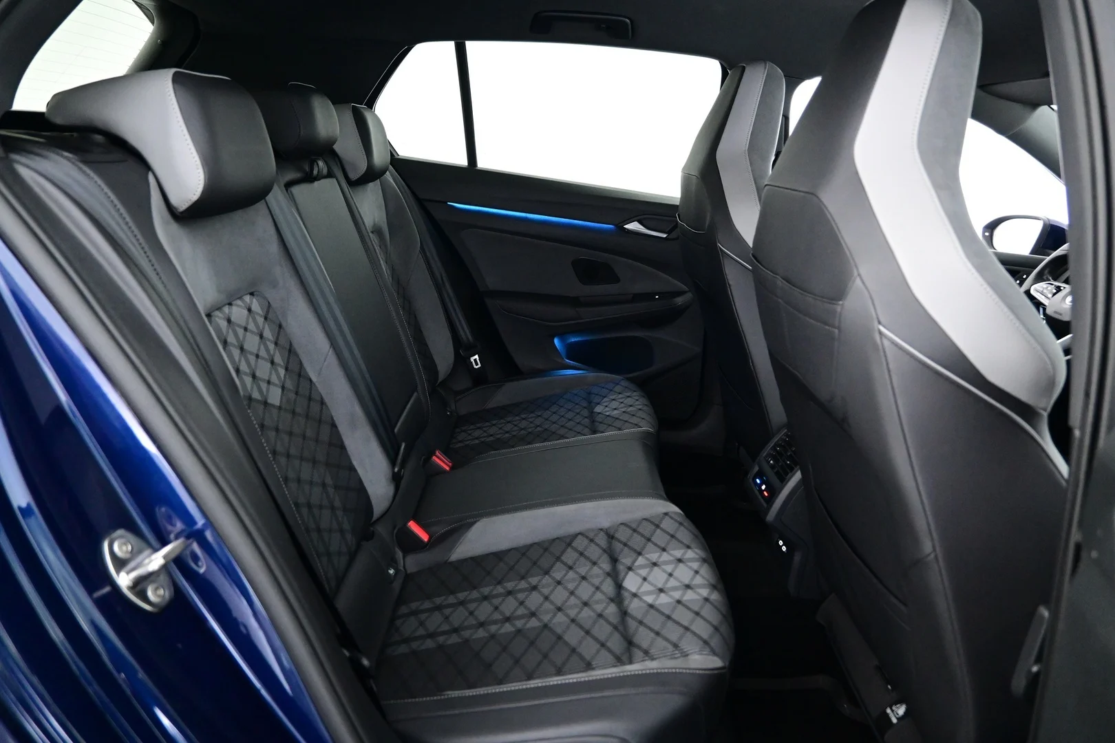 Car Image - 4cHKtE7hiRzsqXT4Dq0oZe