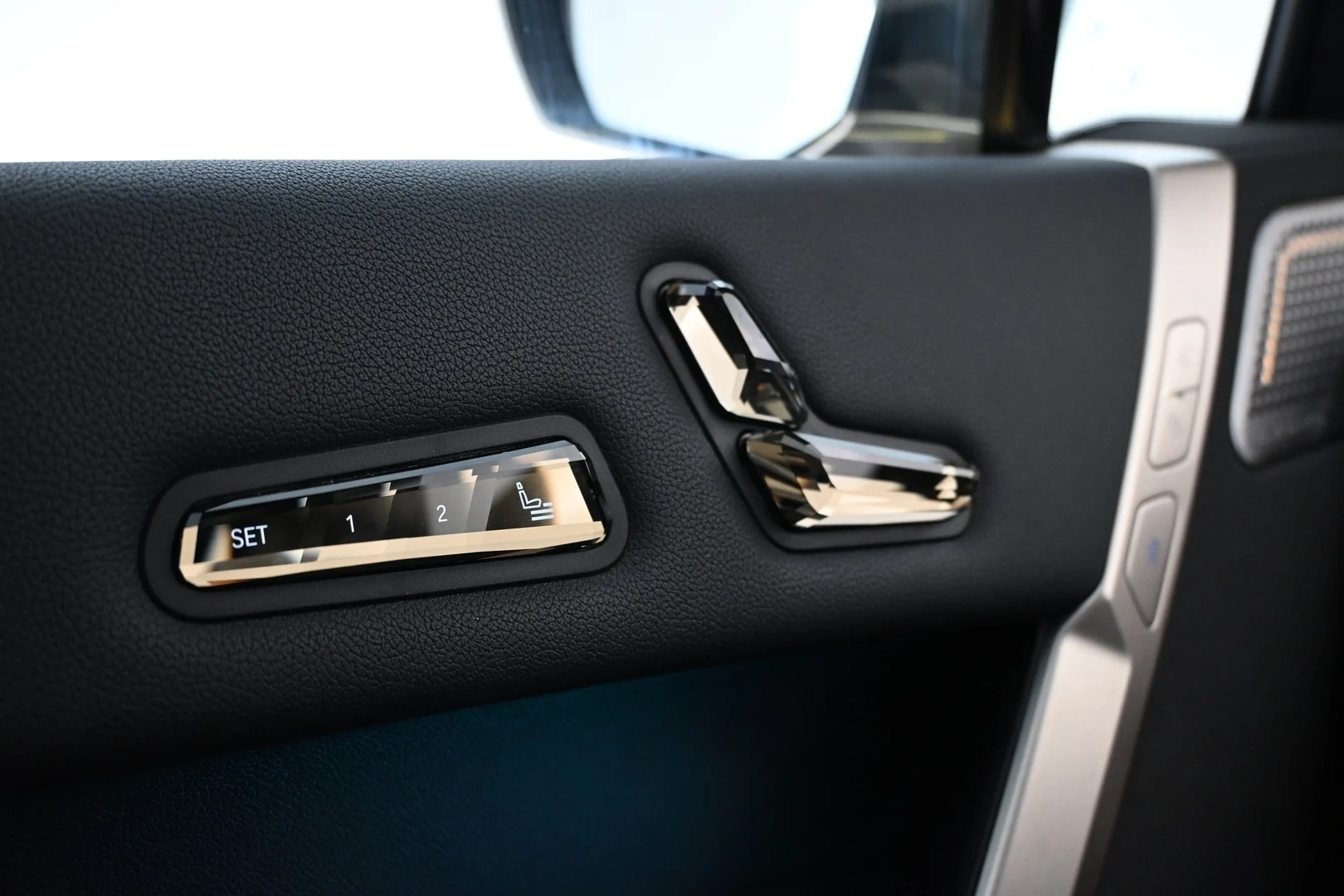 Car Image - 4abqGdMRsVcAjWln3XlB3M