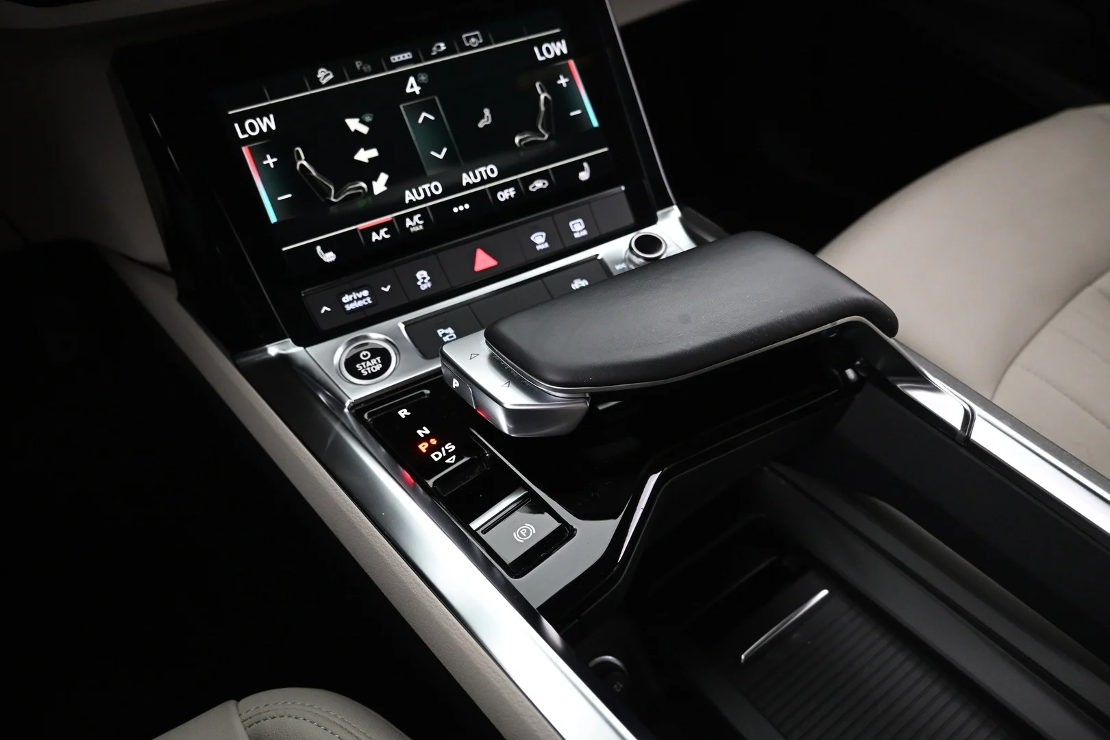 Car Image - 374CIl4GnTDsLr9HBTC0RS