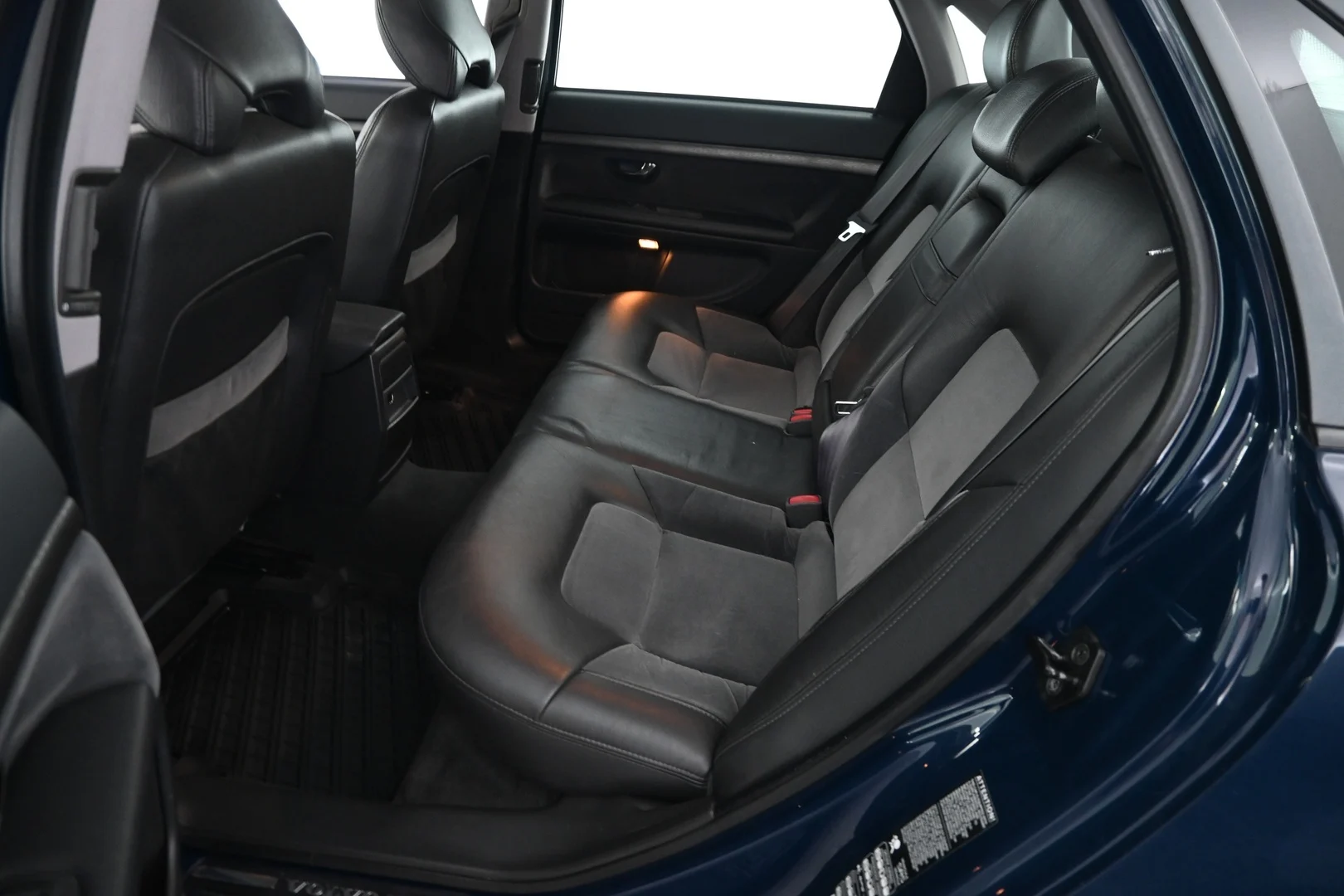 Car Image - 1hJhvYyNFsdkLp3NkZIECV