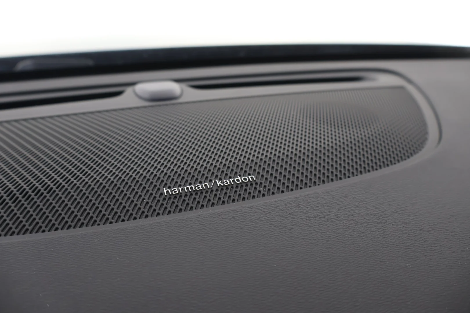 Car Image - pKKvEjCqS0QZJXdau2W5q