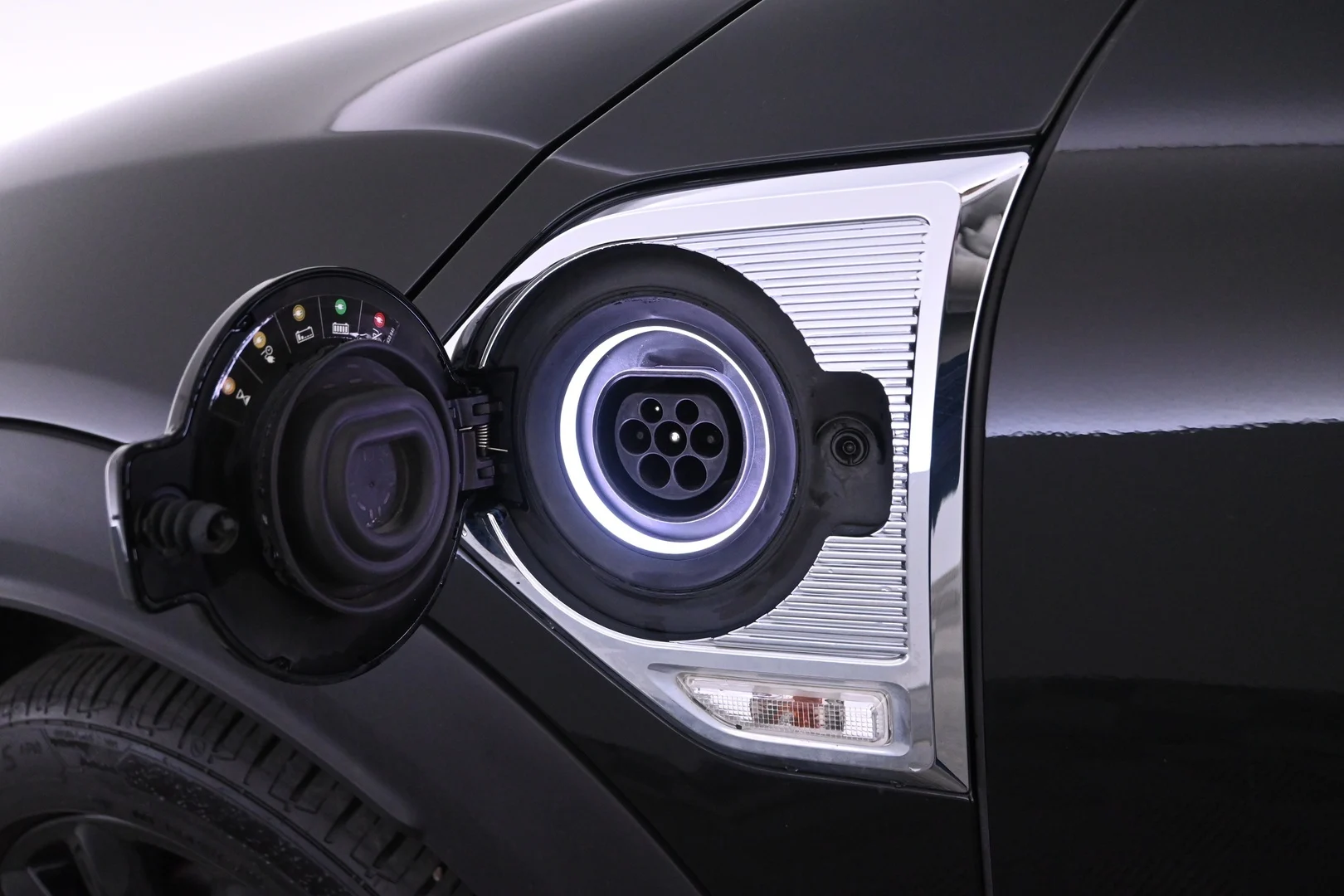 Car Image - 1HOHnzYMIGm3Zl1sHbax3Q