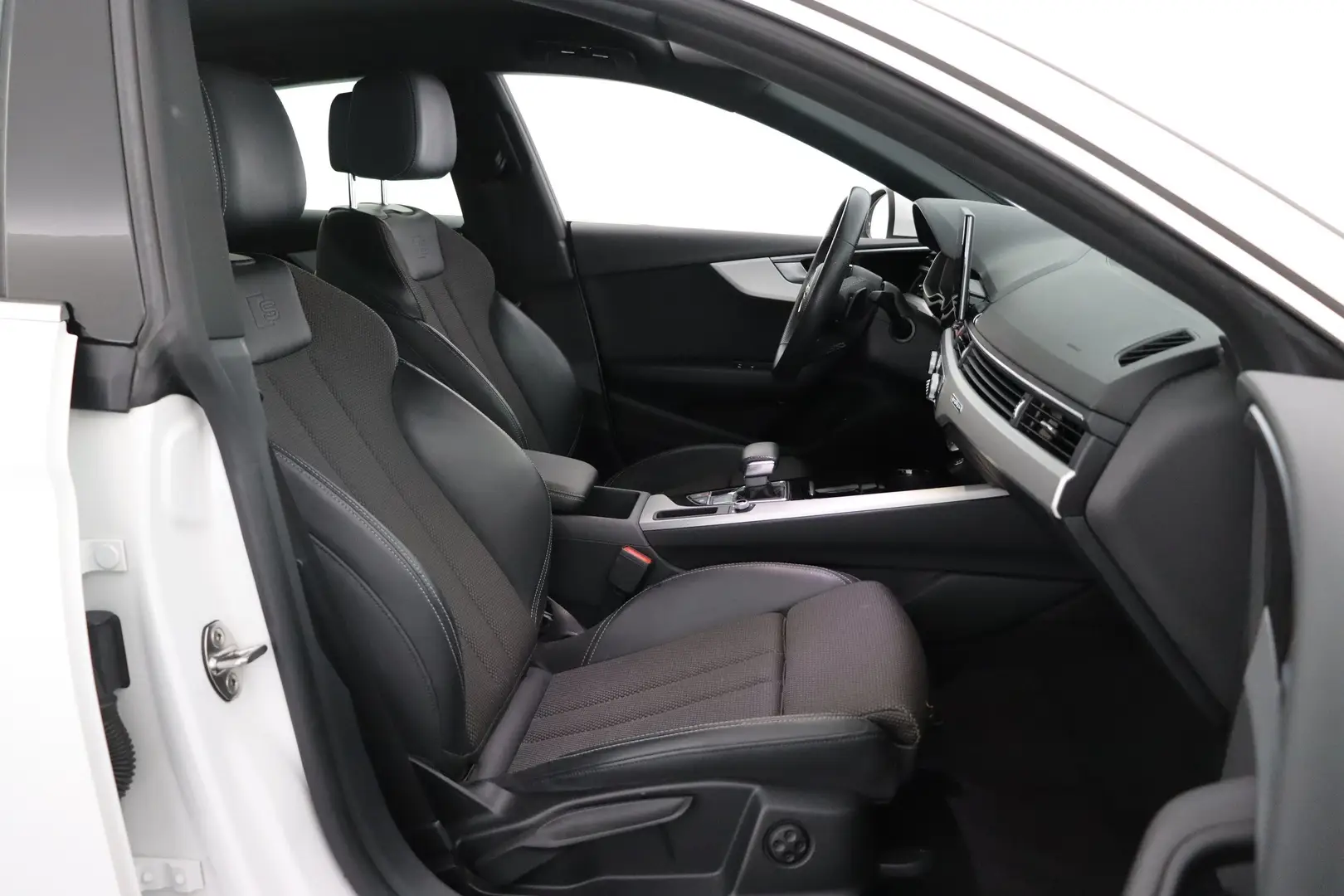 Car Image - 6m4IJN7eb8D6ebcQrba69Q