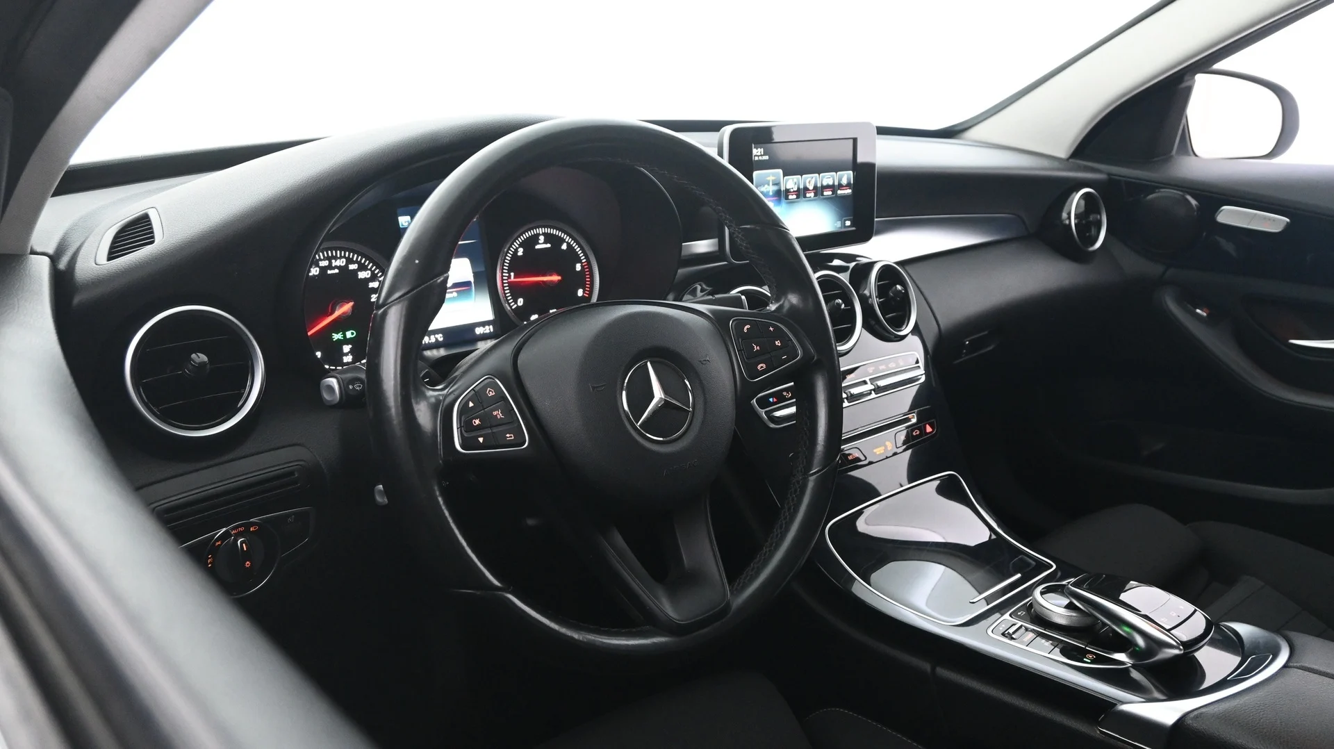 Car Image - 29gxRPuUmjo5uTQ8AV6WNf