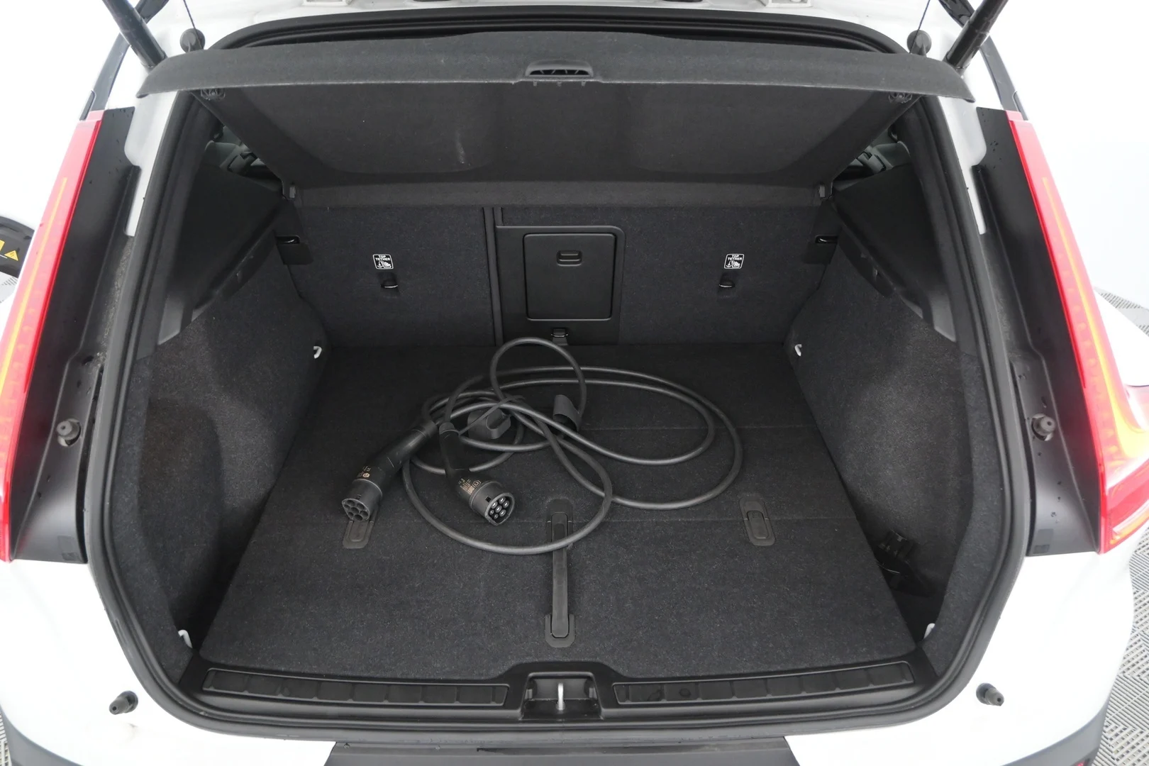 Car Image - 6gEuTkhklMGFr6CV0WwyPG