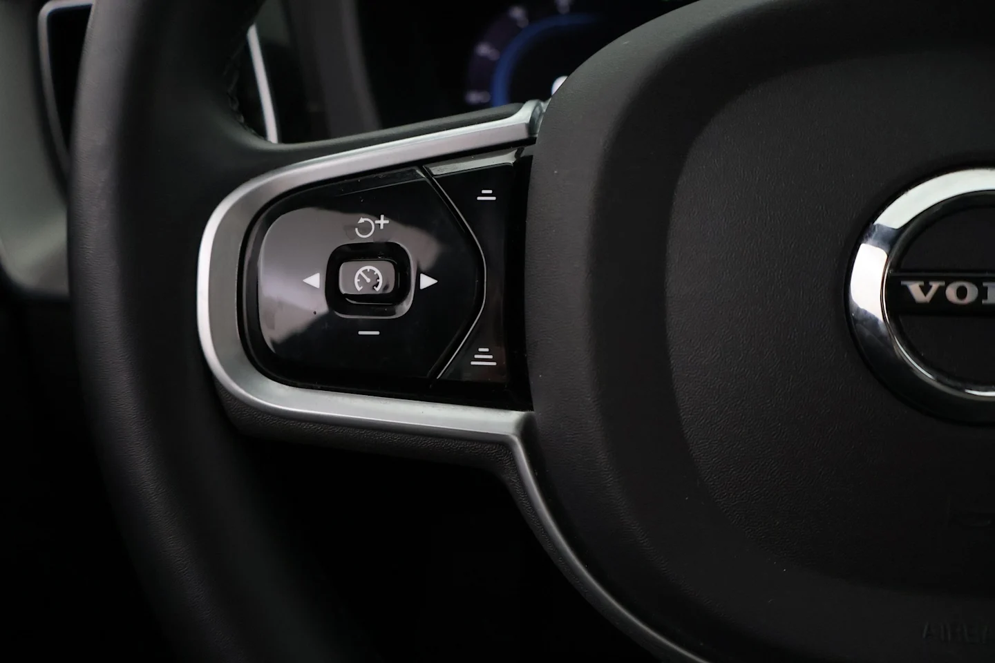 Car Image - 1Gi9ls1ead1ZS1pXNuNhGT