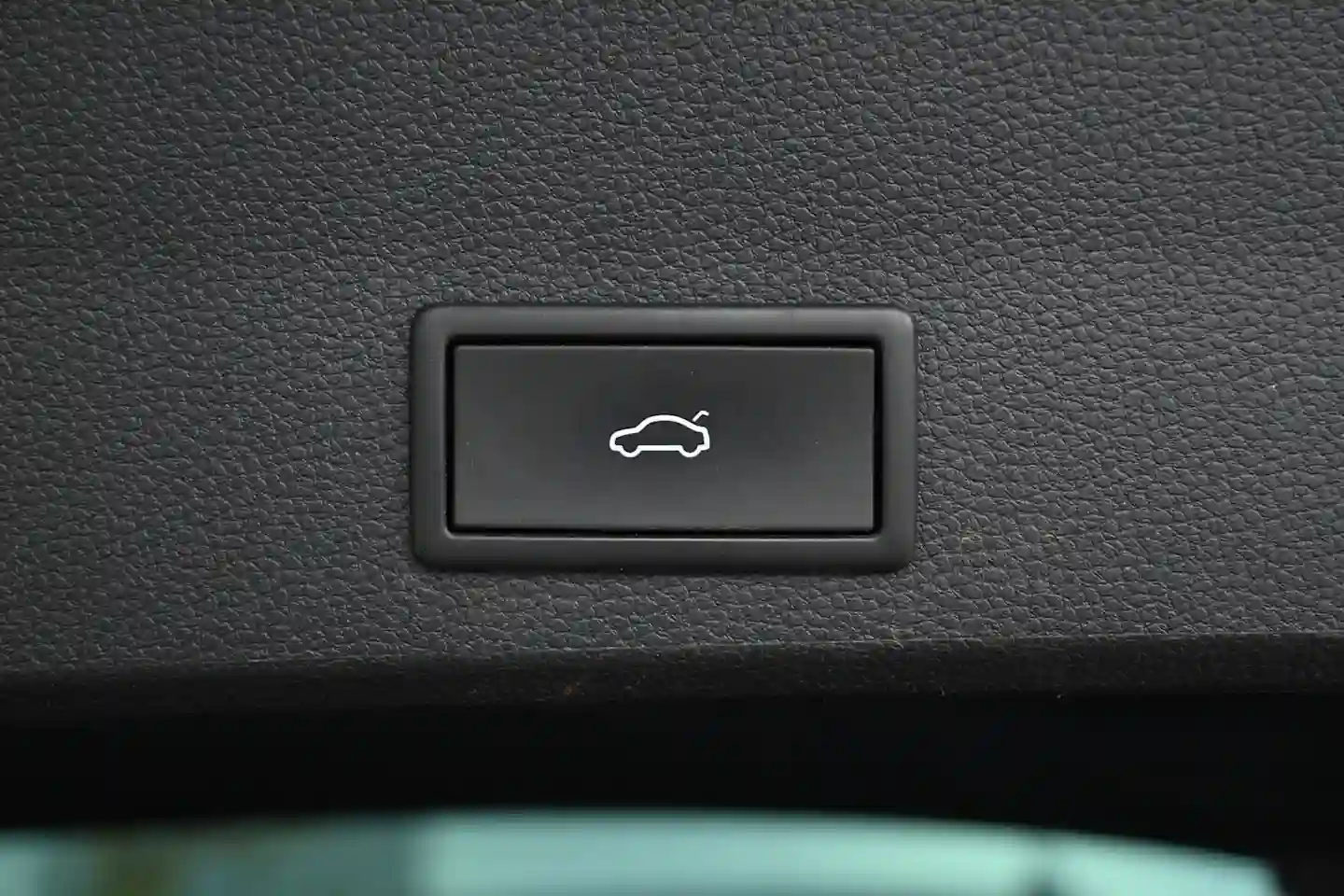 Car Image - 1rxlhw3DyJgJSVfHUxunoy