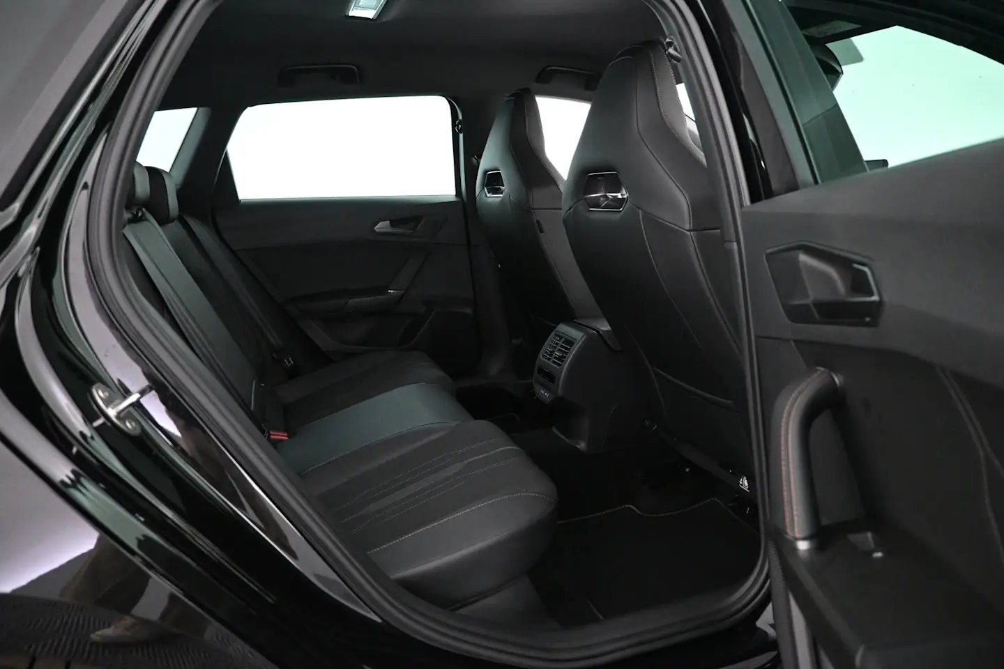 Car Image - 29D37sg4xuB4tpCftFD3pn