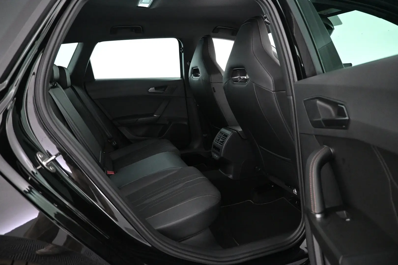 Car Image - 29D37sg4xuB4tpCftFD3pn