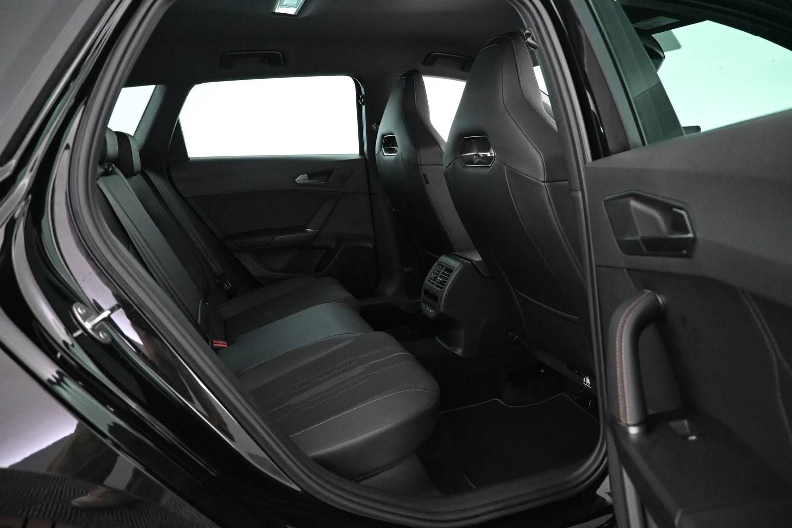Car Image - 29D37sg4xuB4tpCftFD3pn