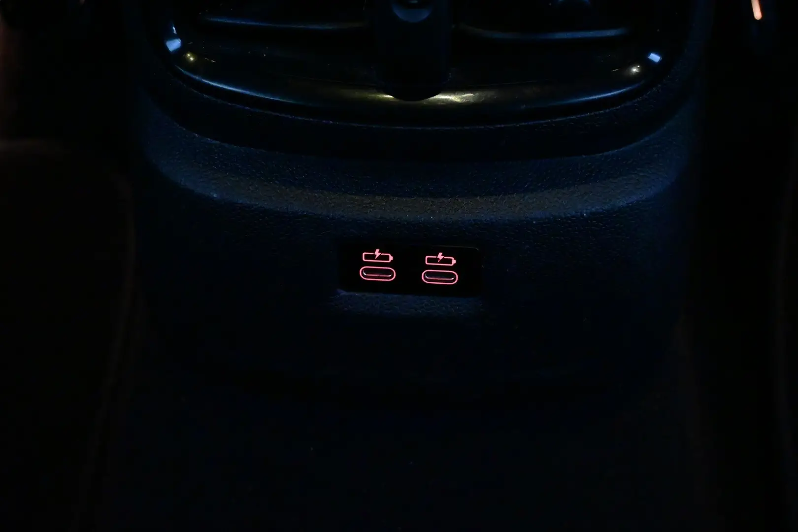 Car Image - 356o103FdQnNXInAAZi7QW