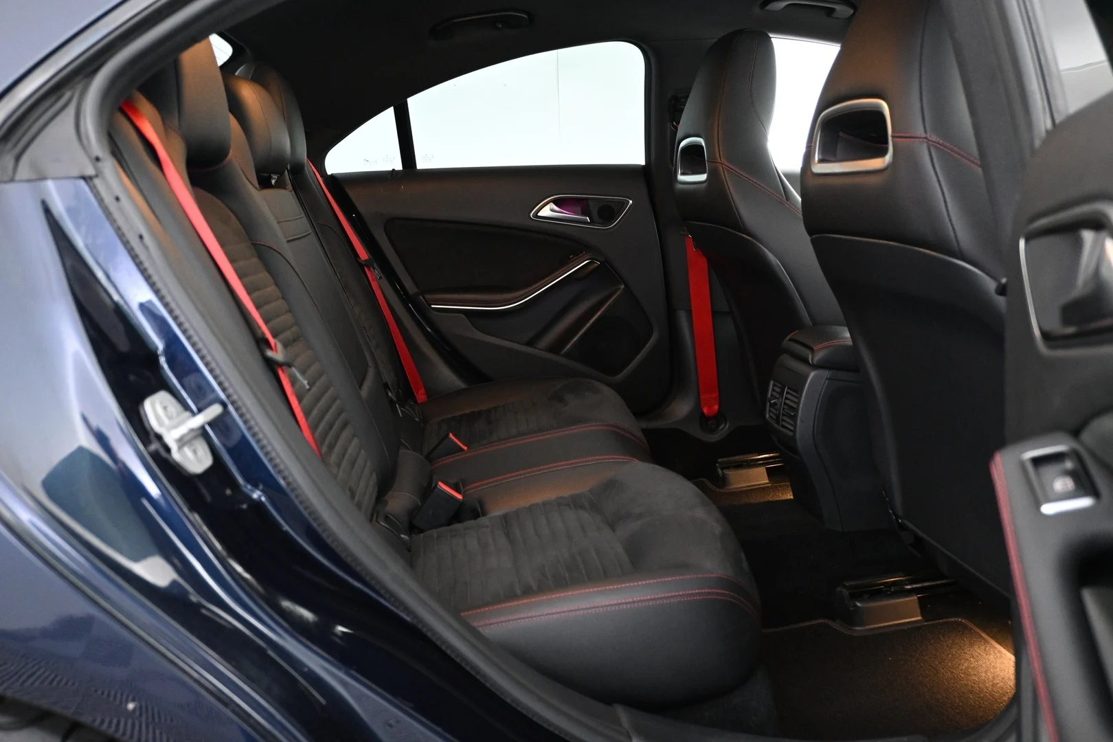 Car Image - rNCeeX40k5SbWOkZBZRkl