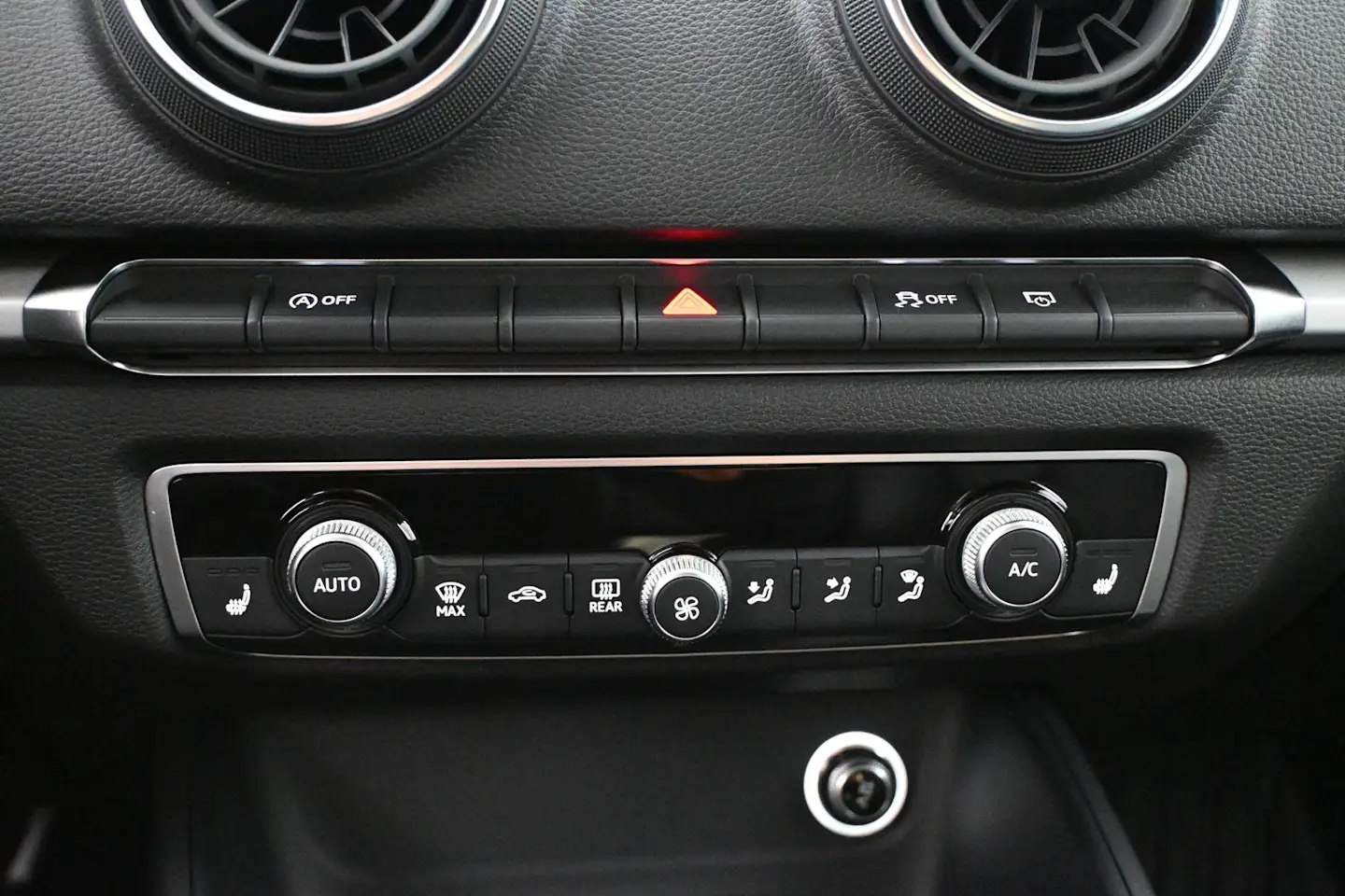 Car Image - CzAAxZGpoZamwVCcgsS1K