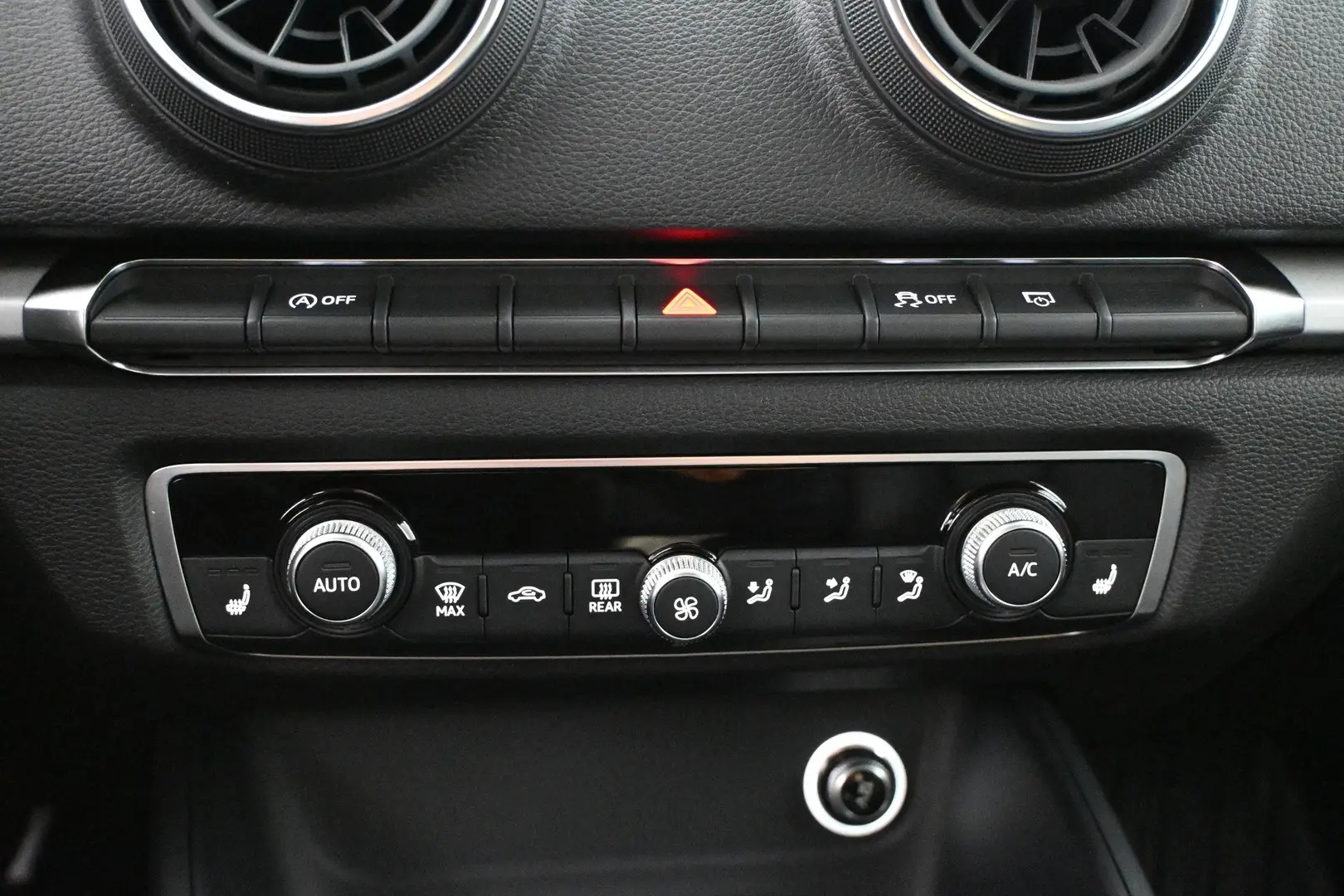Car Image - CzAAxZGpoZamwVCcgsS1K