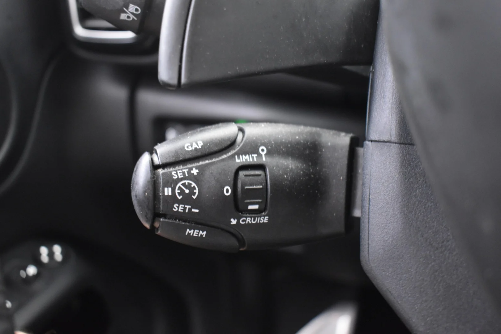 Car Image - 1eHojx8ImHupqSoojLEVxz