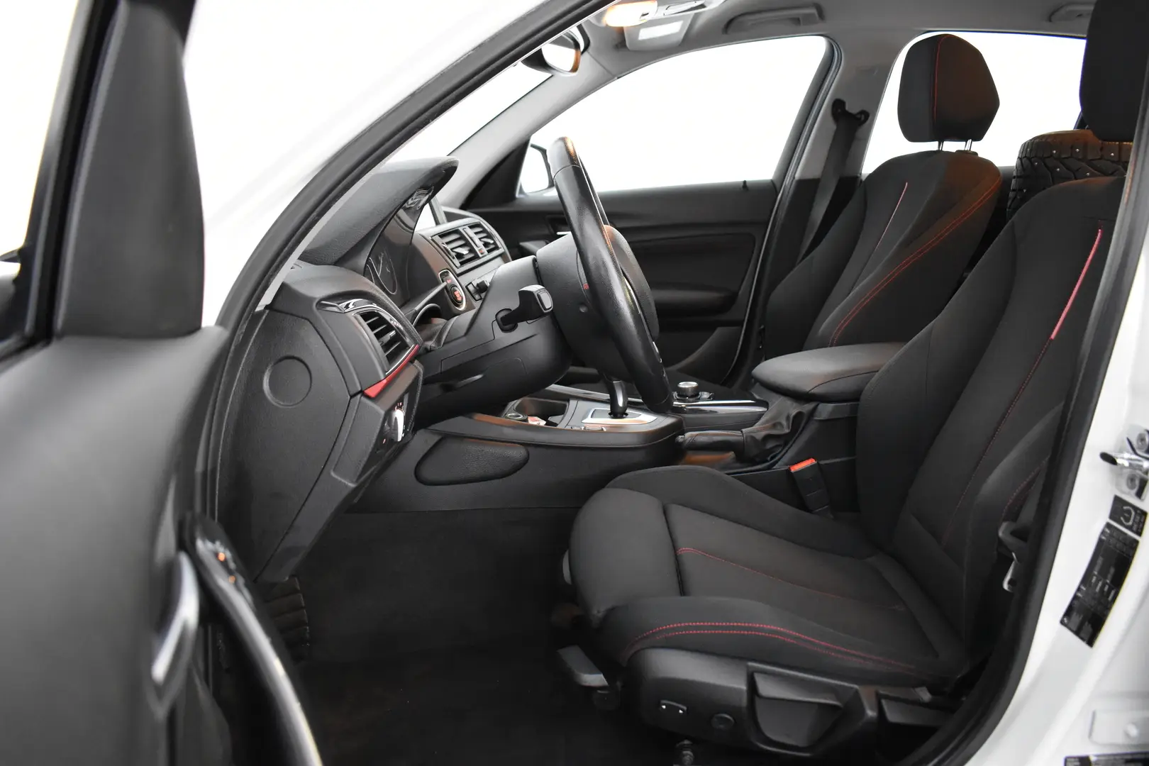 Car Image - 015qMaFzUS5cYX4MNgJ1Ao