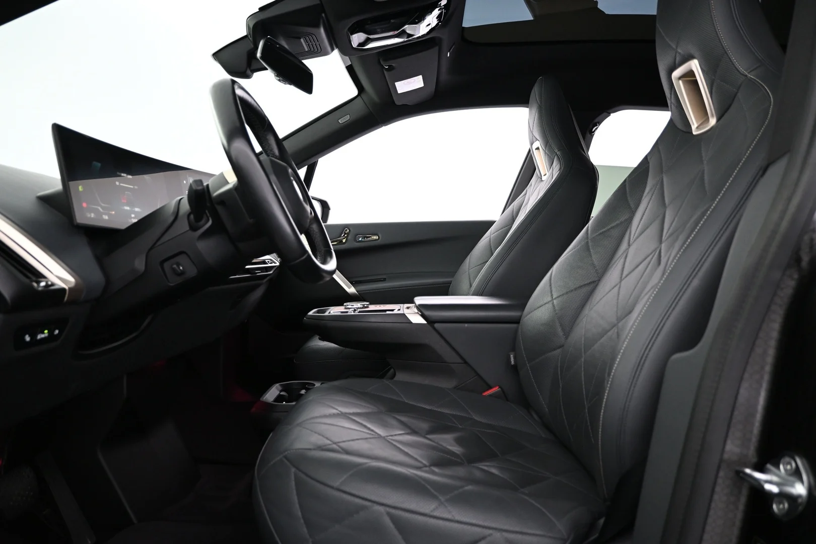 Car Image - 6ZCrjErnJlzNm04D0xDl8f