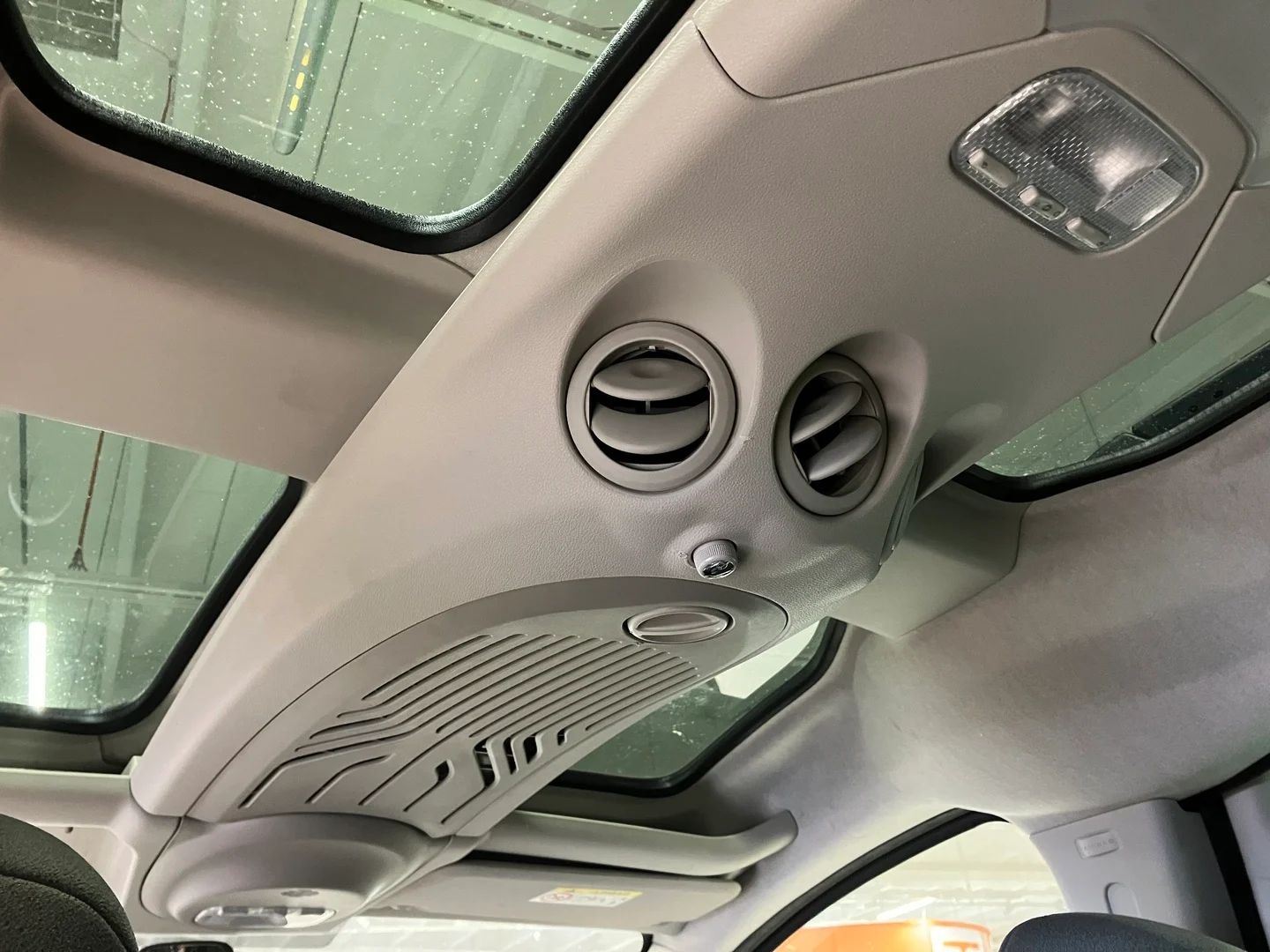 Car Image - 4uqXq1a98Zolva90HQLhQk
