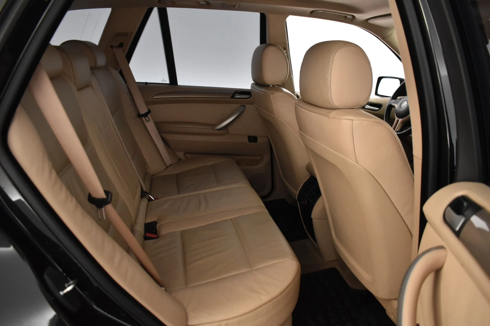 Car Image - qJJAbVsUSFxpIl1uqEHyS