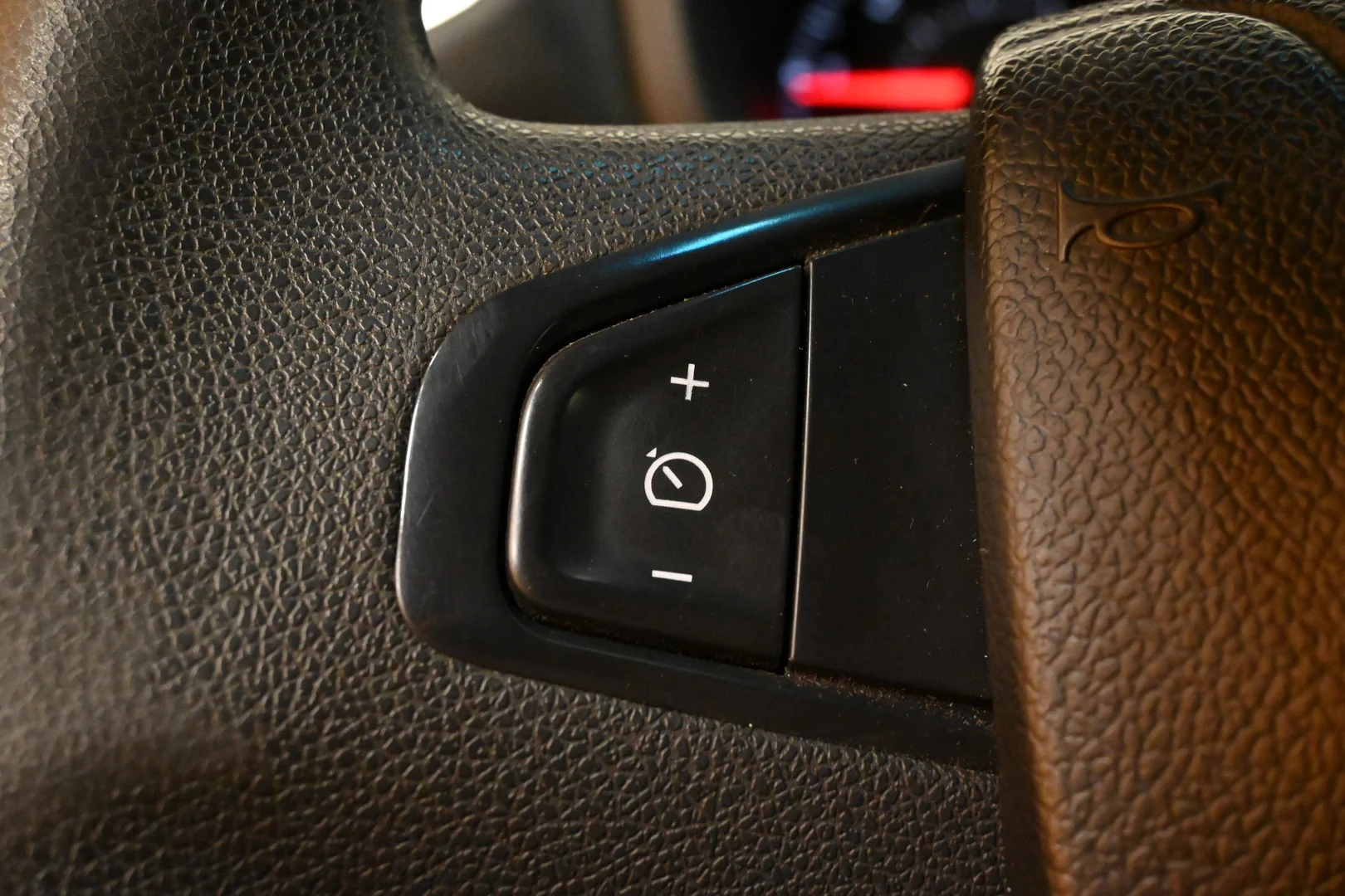 Car Image - 7F1JU8AeG8HpVd40L4j3Ok