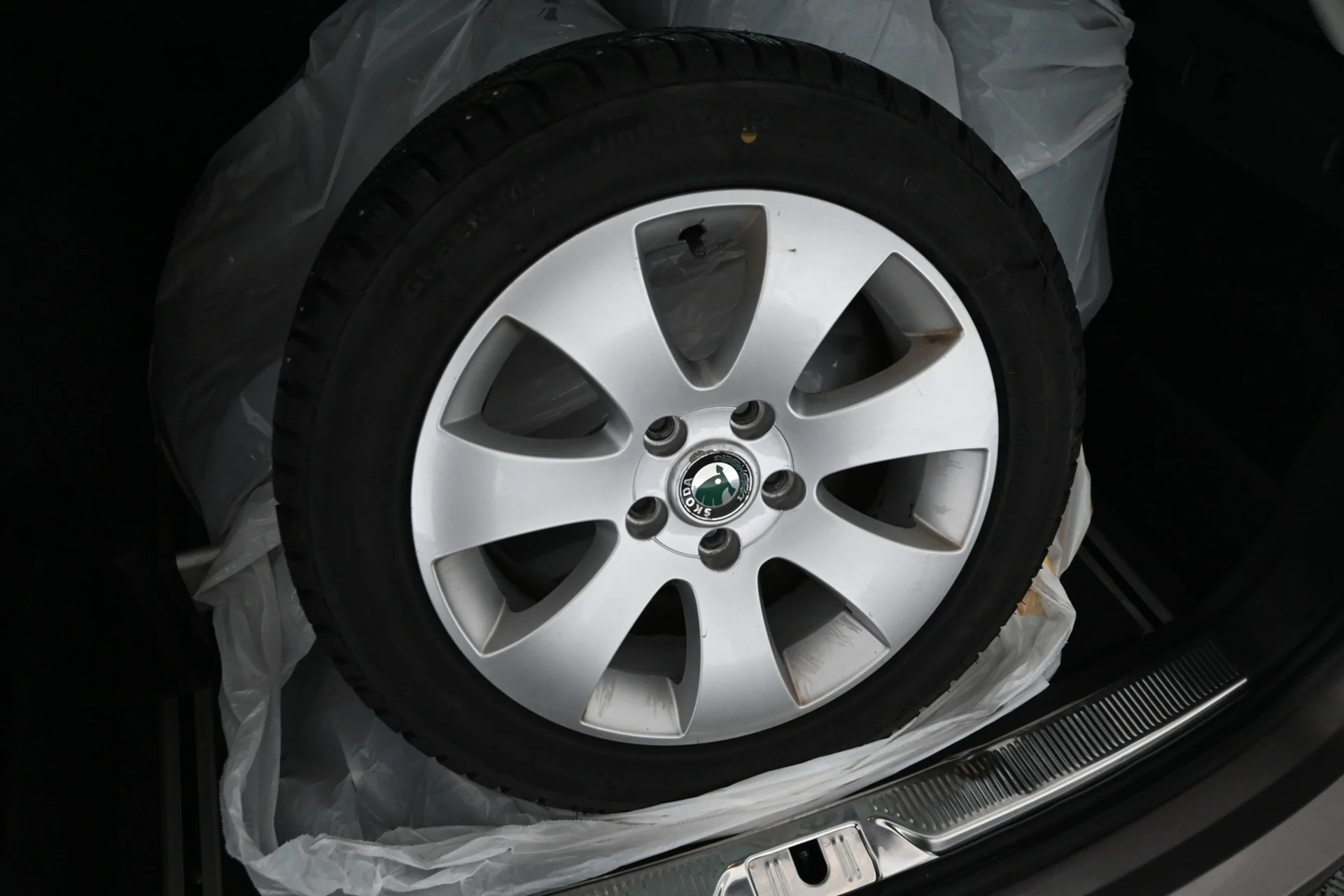 Car Image - 3cNP5TJkhBR4YlQlbaxzz0